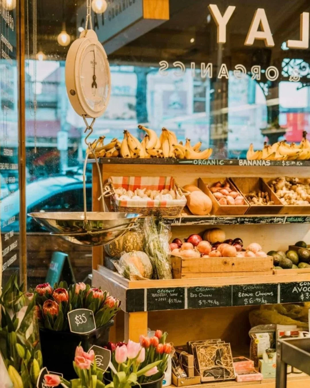 Our Carlton North store captured beautifully by one of our wonderful customers 🥰Thank you @manaabird 💚