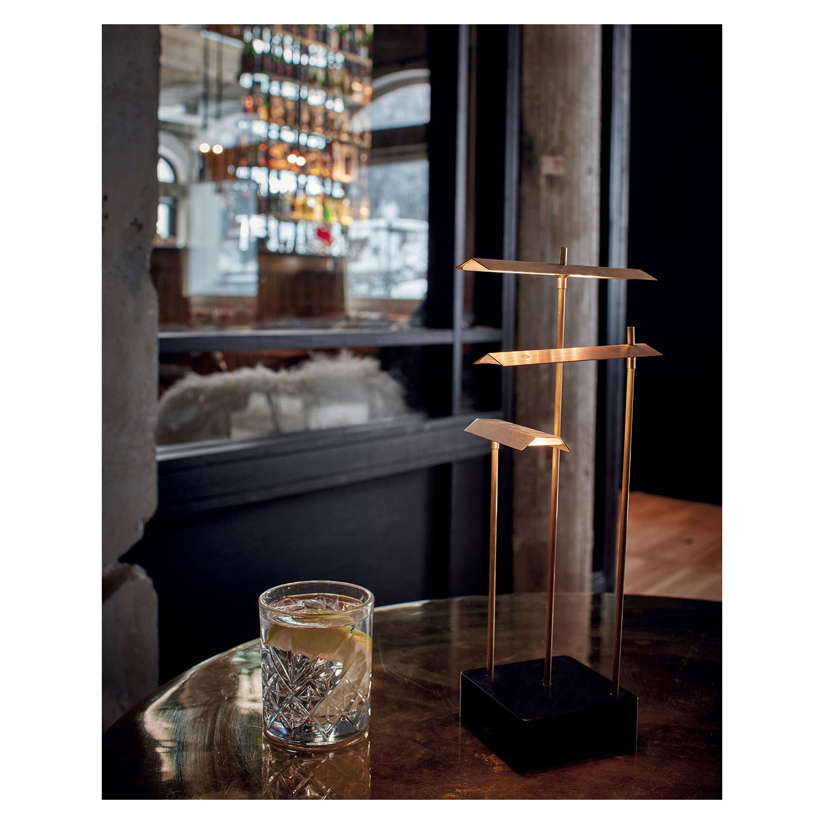 DCW Knokke 設計師藝術桌燈用於茶几上