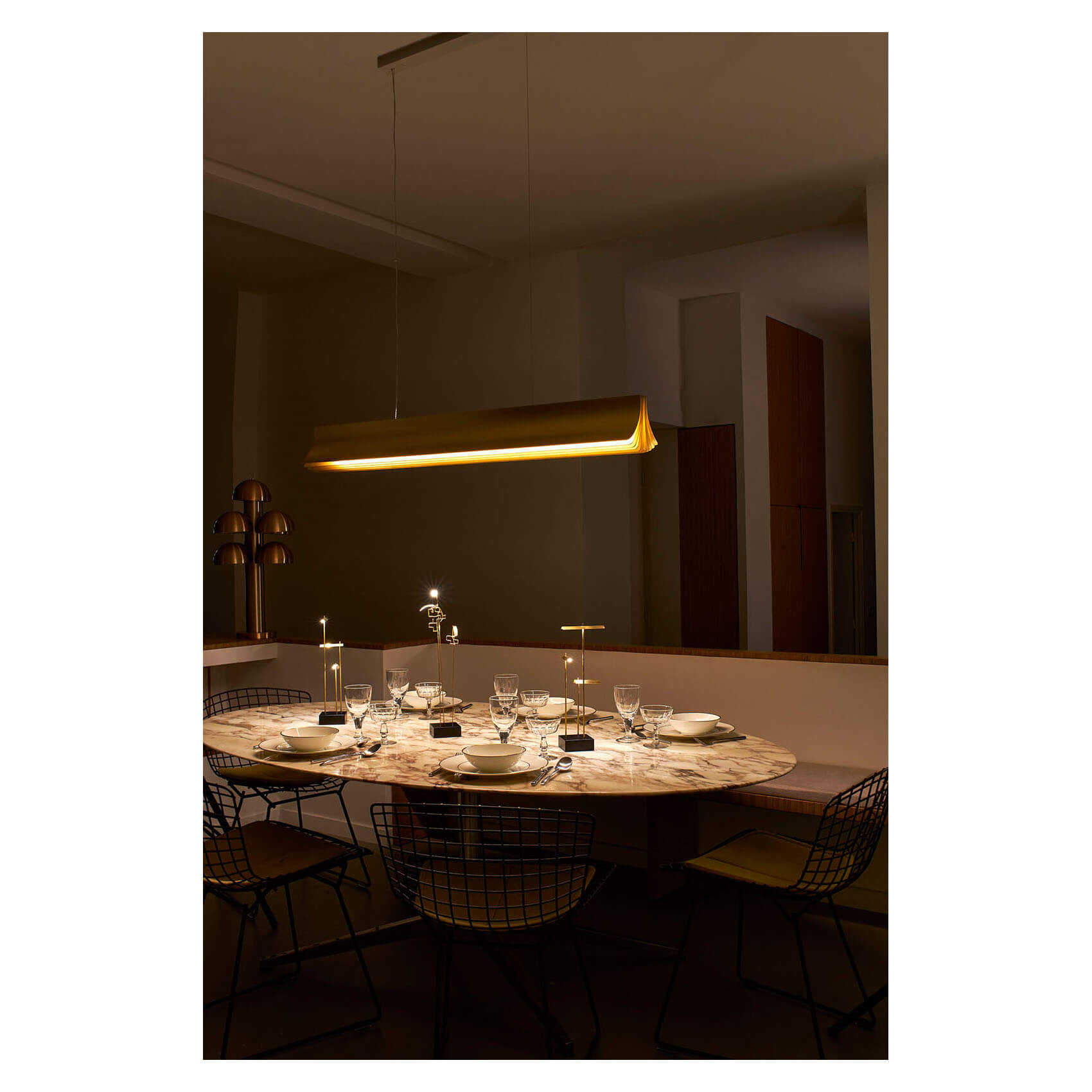 DCW Respiro 吊燈晚間用於餐廳餐桌上