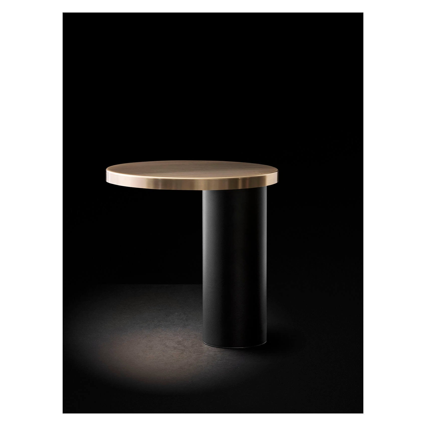 Oluce - Cylinda - table lamp - Design Angeletti&Ruzza (2).jpg