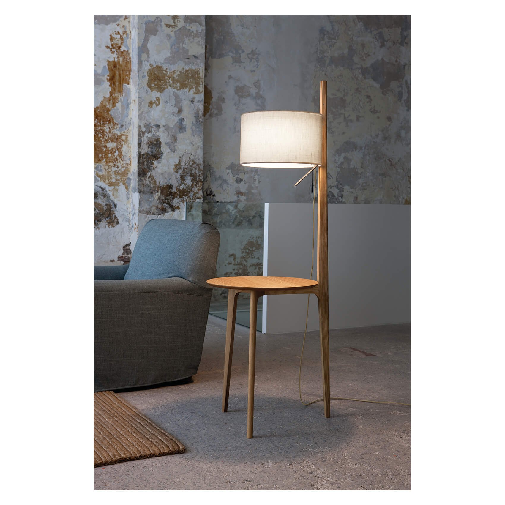 Floor-lamp-Carla-3071000-oak-linen-shade-Carpyen.jpg