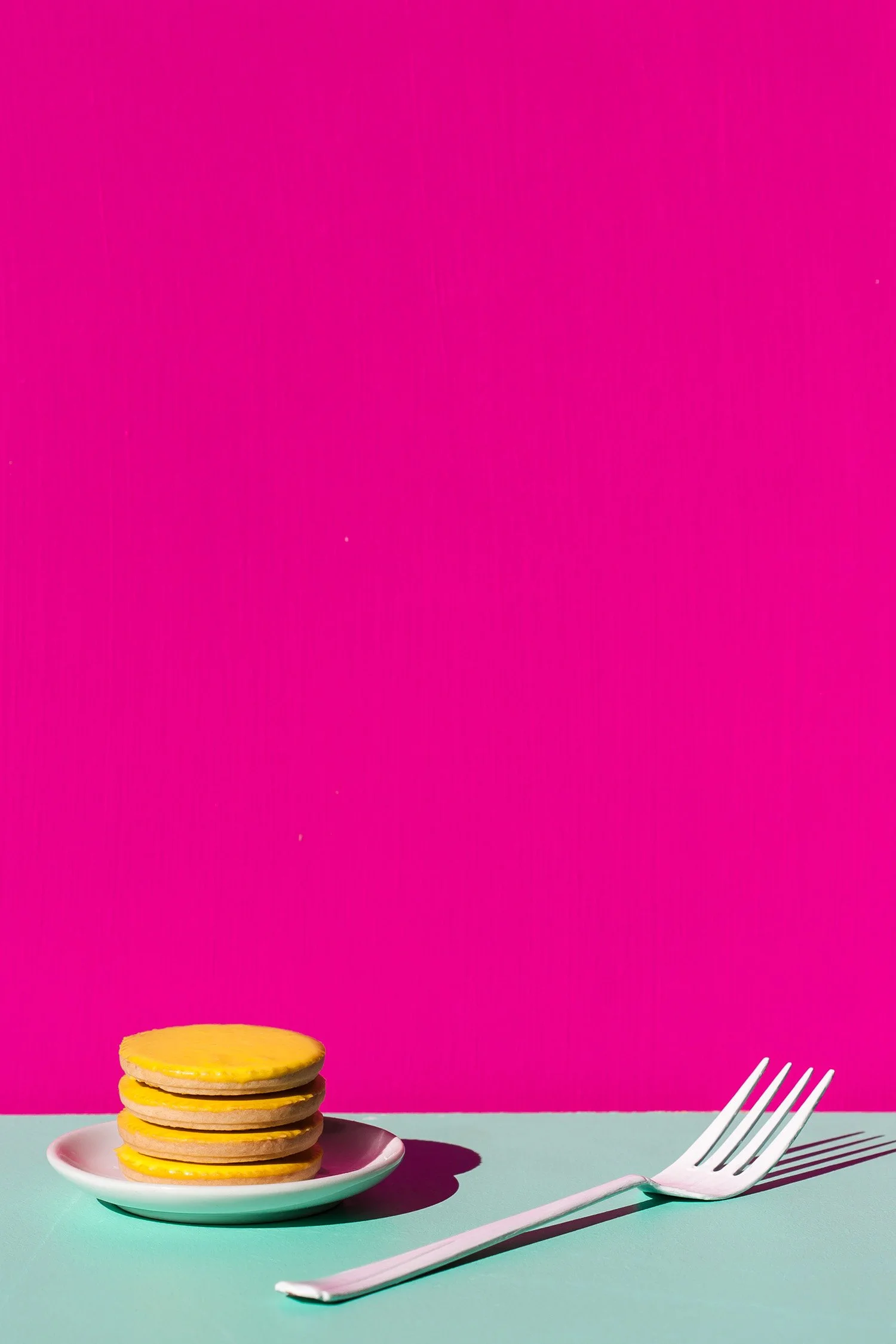 tictoc_biscuits_yellow_pink.jpg