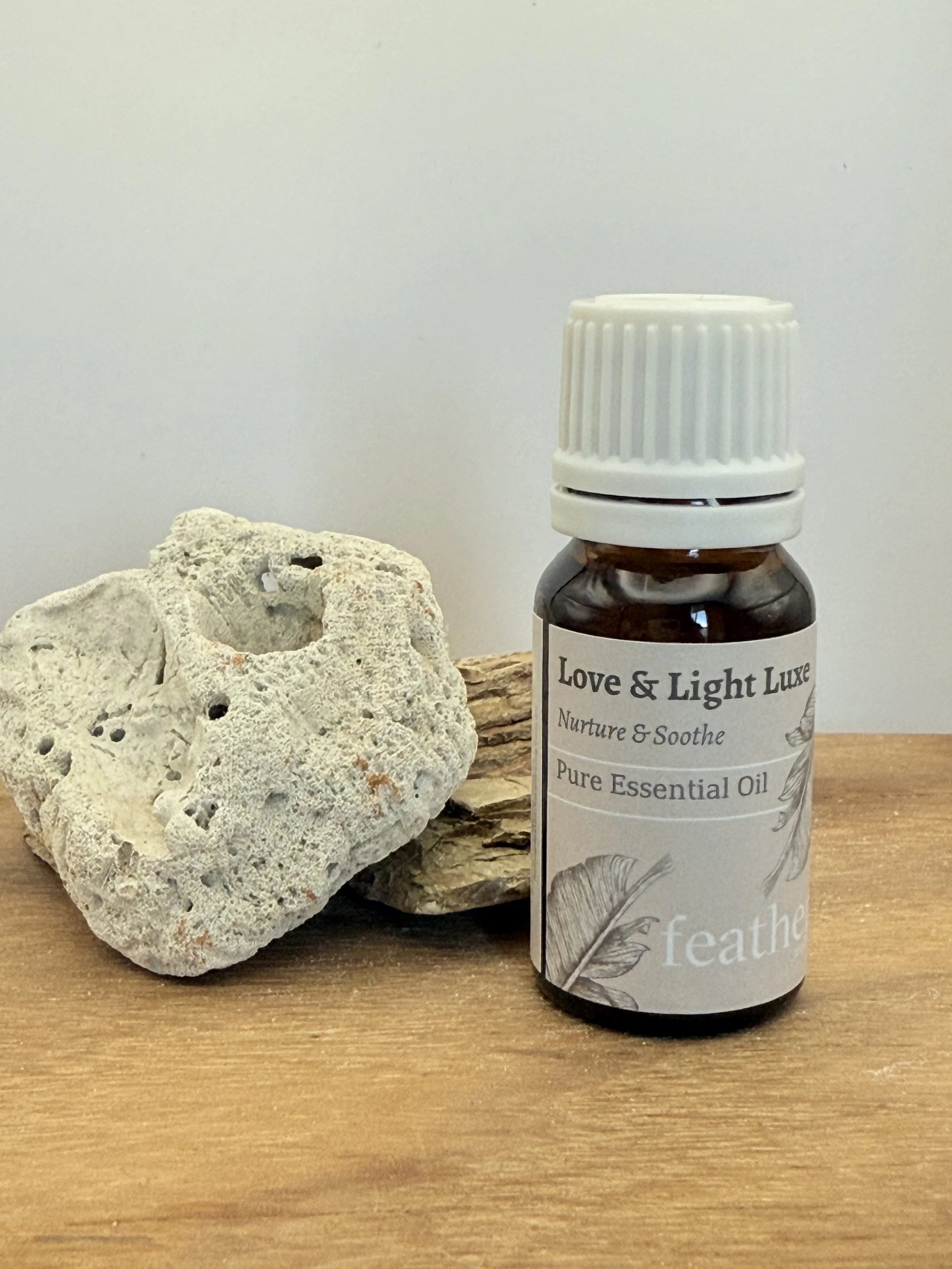 Love & Light Luxe nurture& Soothe  / Pure Essential oil