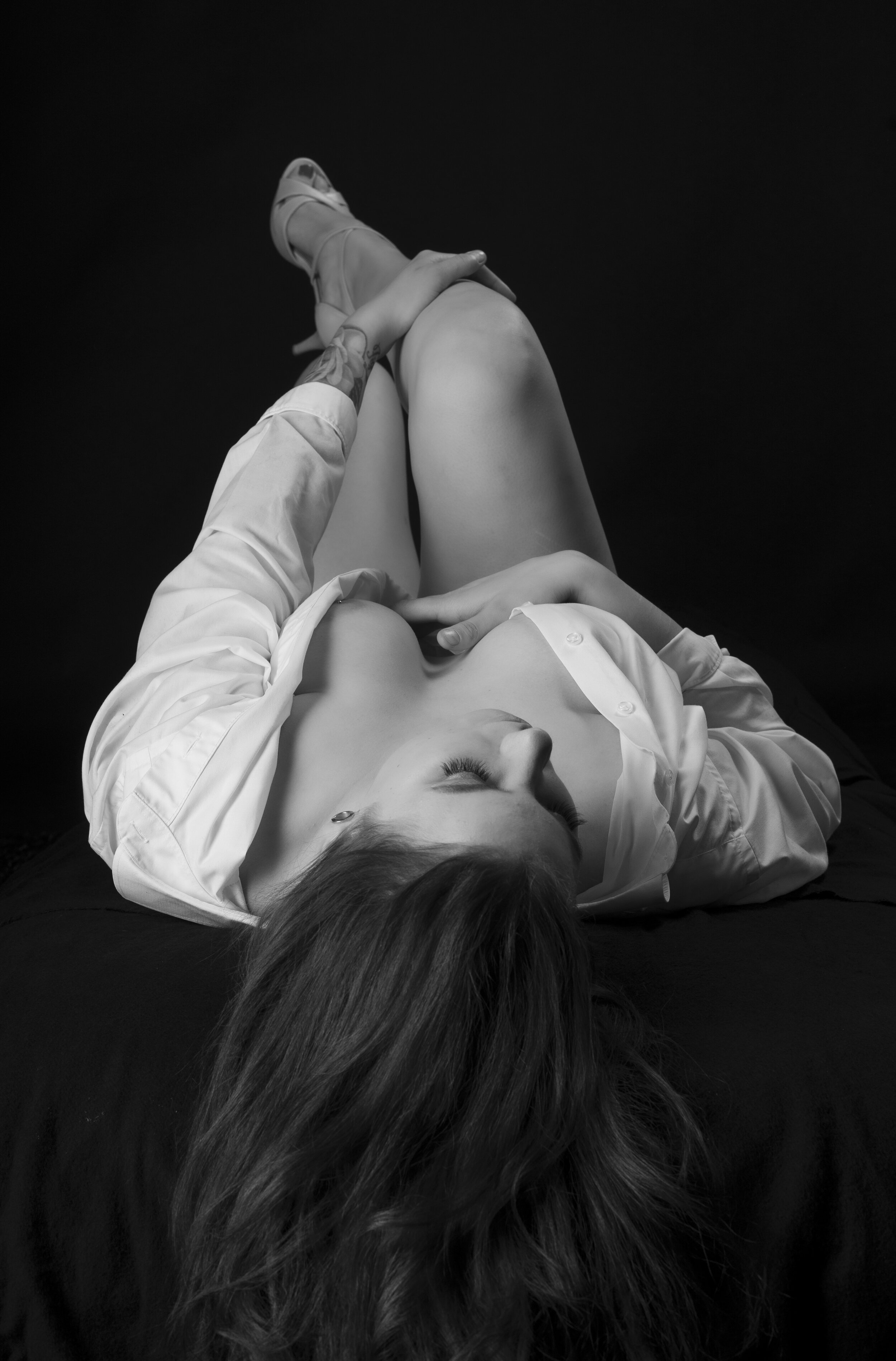 Frau, Erotic, Akt, Shooting, Hemd, Schwarz und Weiß