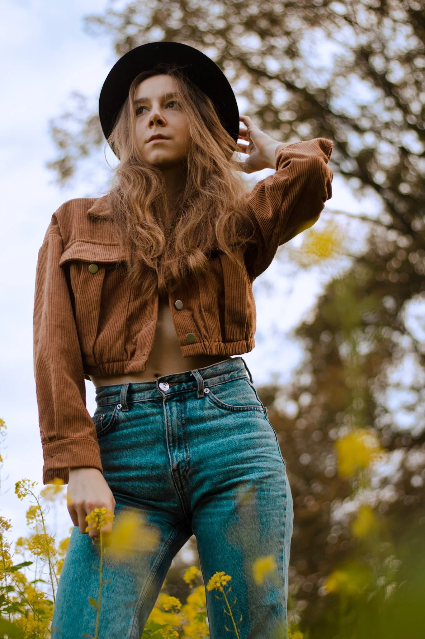 Outdoor, Shooting, Frau, Hut, Feld, Blumen, Draußen