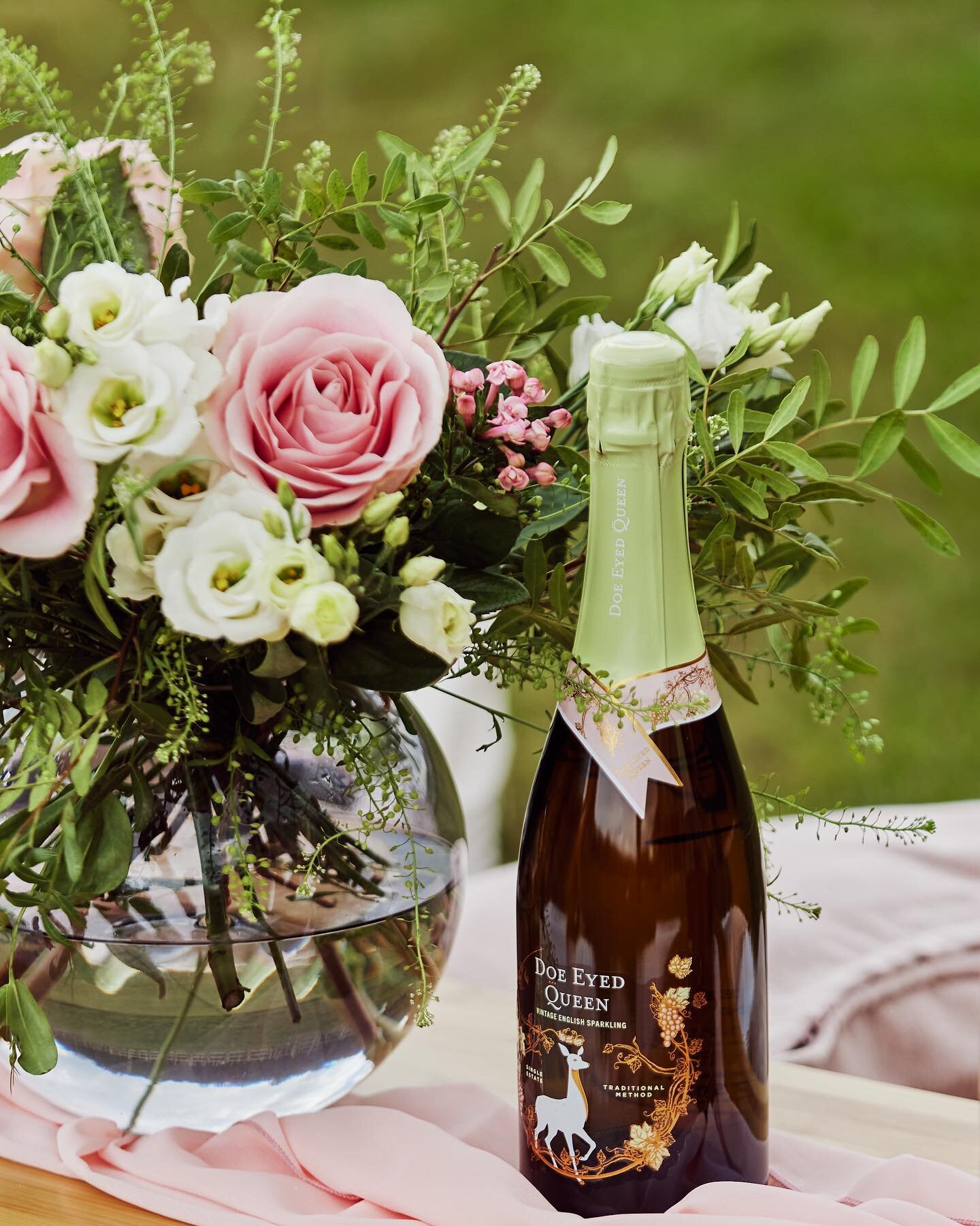 The wine inside our bottles has been made just as beautifully and intricately as the bottle appears on the outside 🥂✨

#englishsparkling #wine #winemaking #sparklingwine #summer #vineyard #winery #celebrations