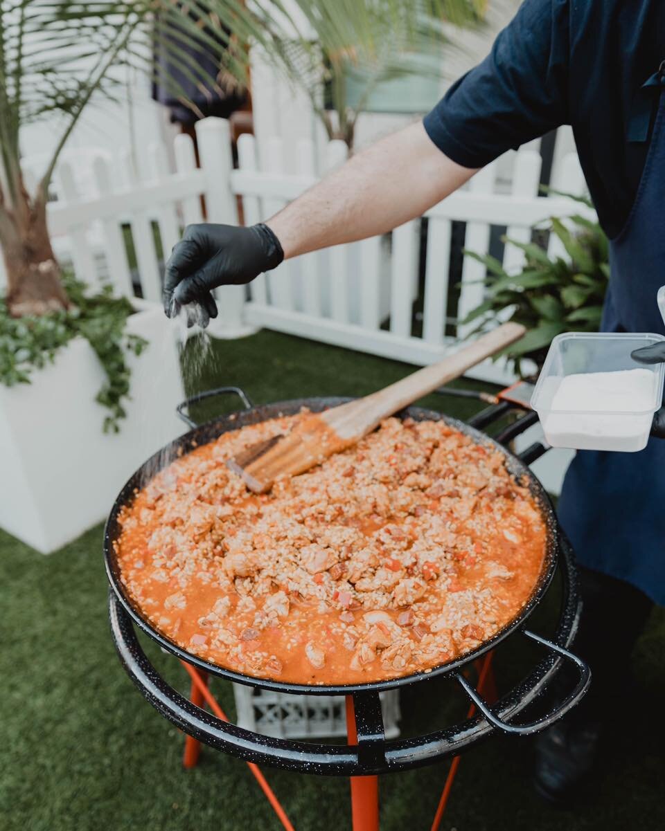 Our very own Salt Bae 😍

Try something new at your next event! 🥘

Our Paella Interactive Food Station is guaranteed to wow your guests! 🇪🇸