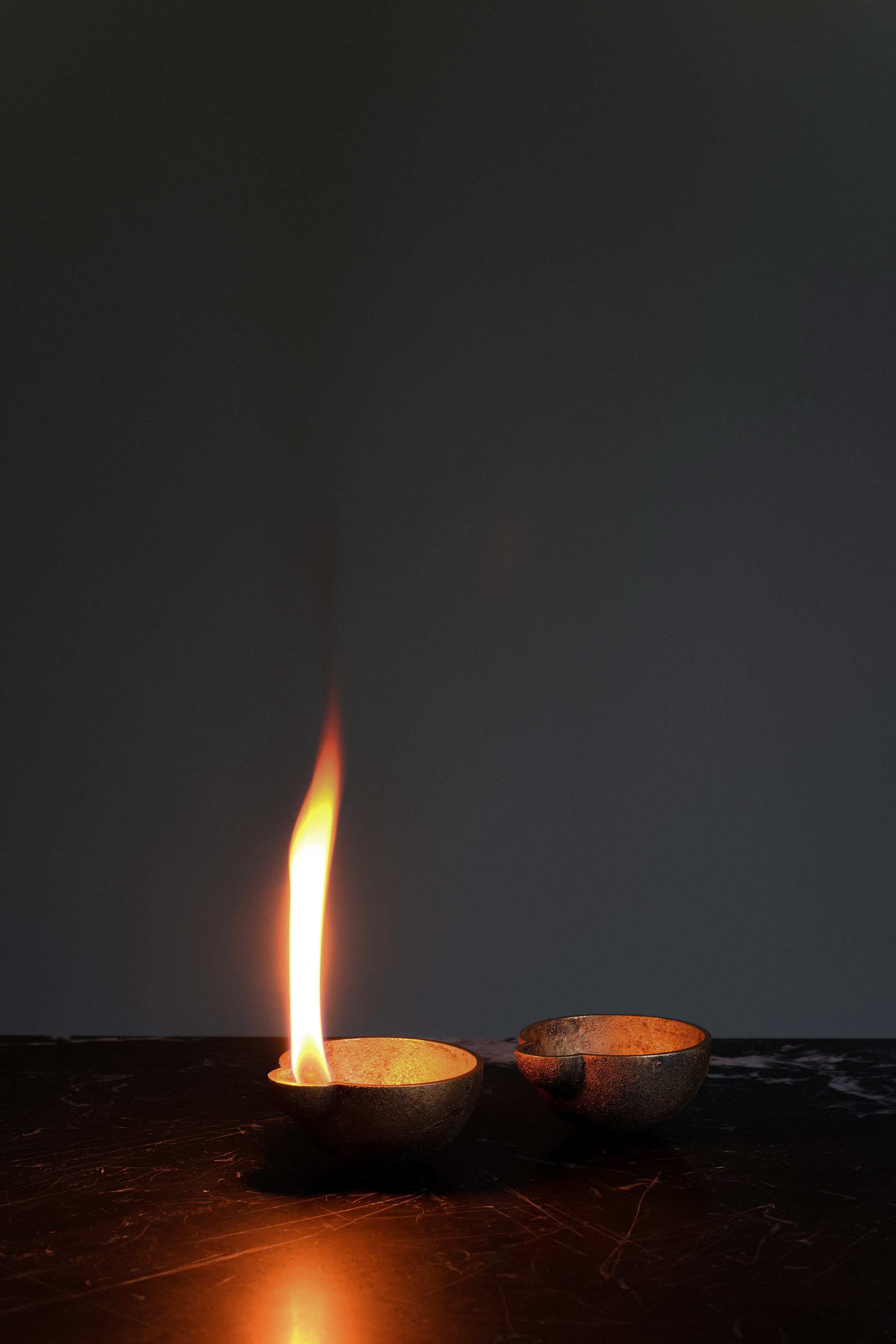 UL_Buenos–Diyas_Big_Small_b_Burning_01_7825_72dpi.jpg