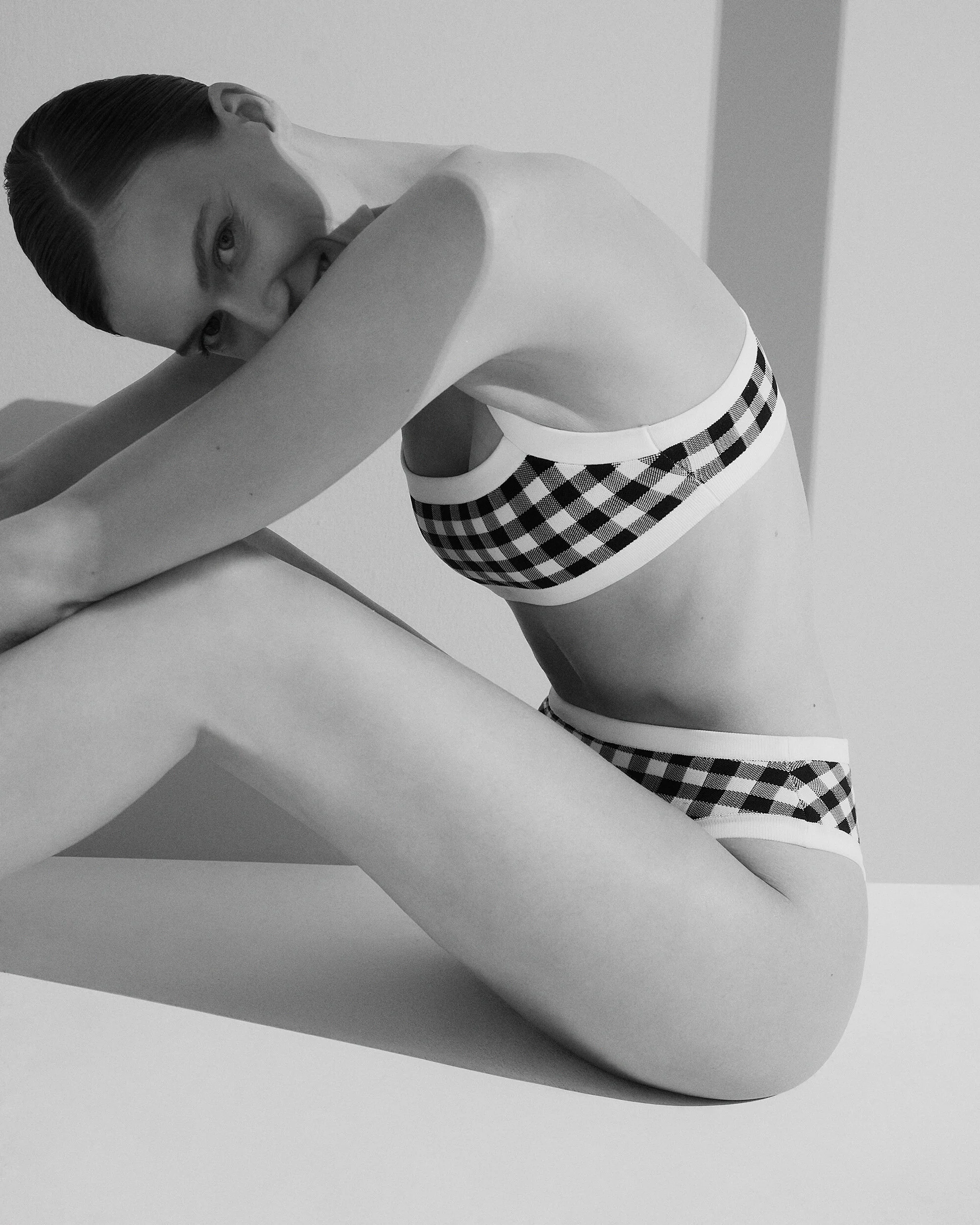 MYTHERESA_BEACHWEAR_06_003_BW_V1.jpg