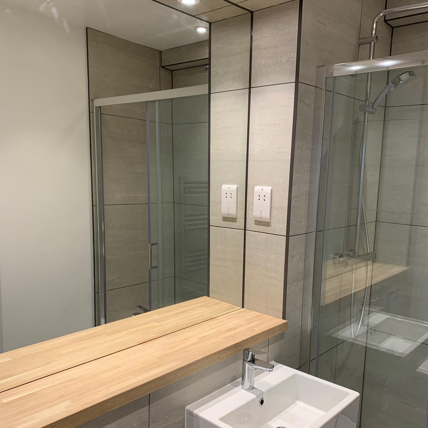 .
.
.
.
.
.
#builder #builderslondon #bathroomrenovation #bathroom #kitchen #kitchendesign #howdens #benchmarx #london #camden #camdentown #kentishtown #tufnellpark #carpenter #joiner #tile #tiler #plumber #victorianhouse #victorianrenovation #victor