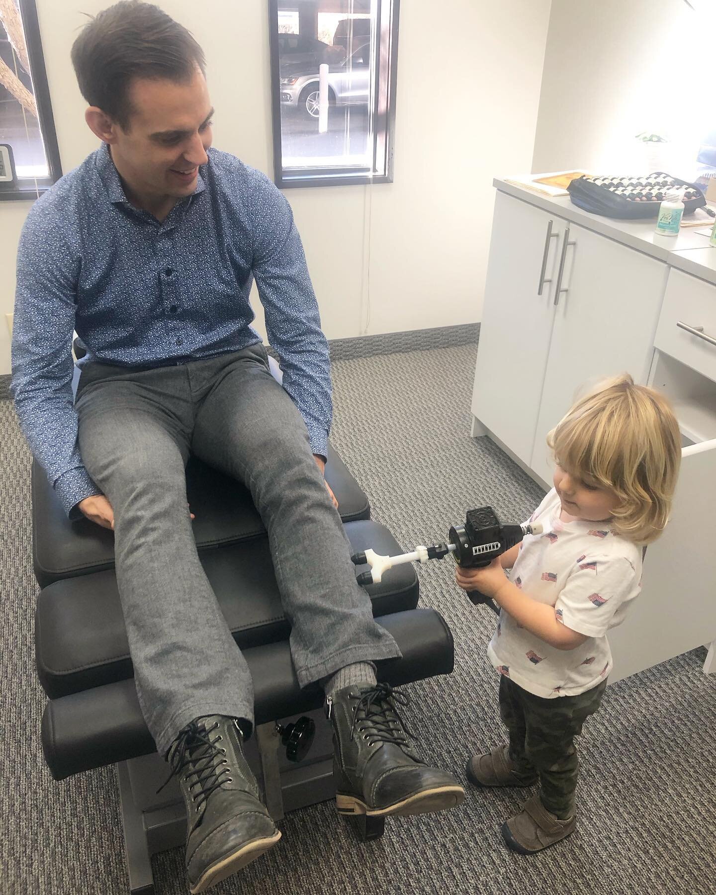 Wrapping up our 2nd day in our new office space! Luckily one of our little patients was able to help Dr. Ethan out today with an adjustment 🙃