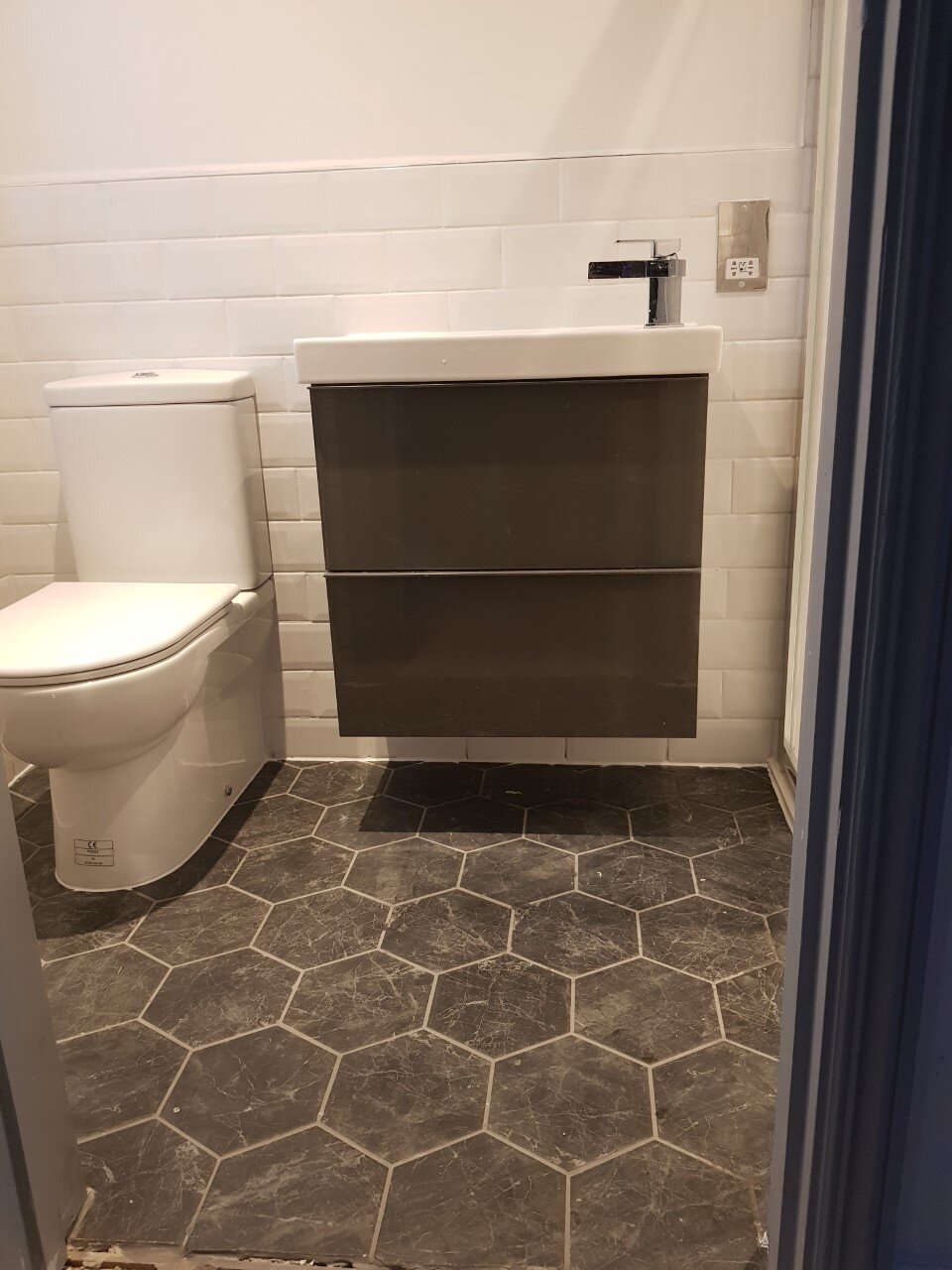 En-suite shower room, Twickenham