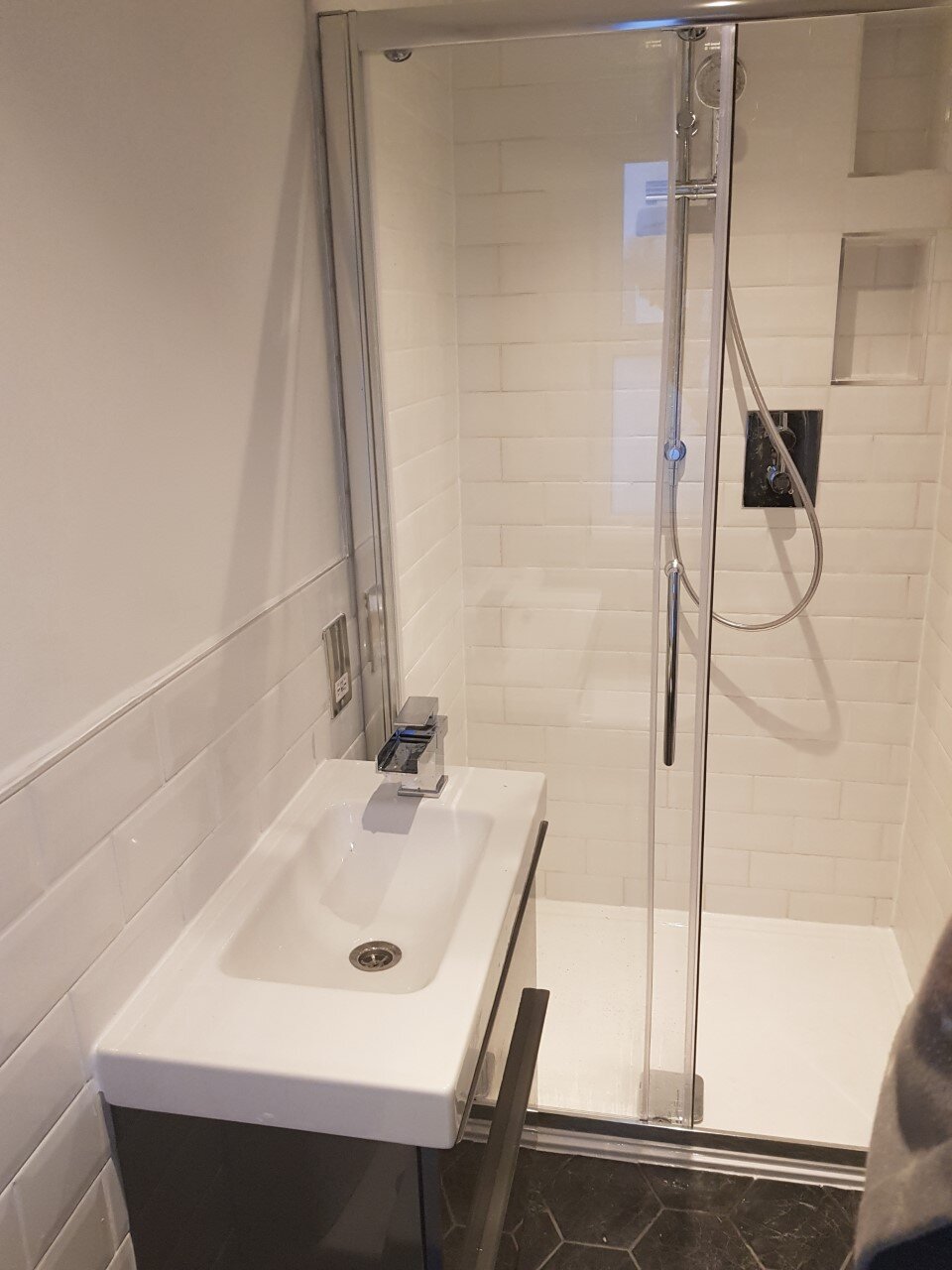 En-suite shower room, Twickenham