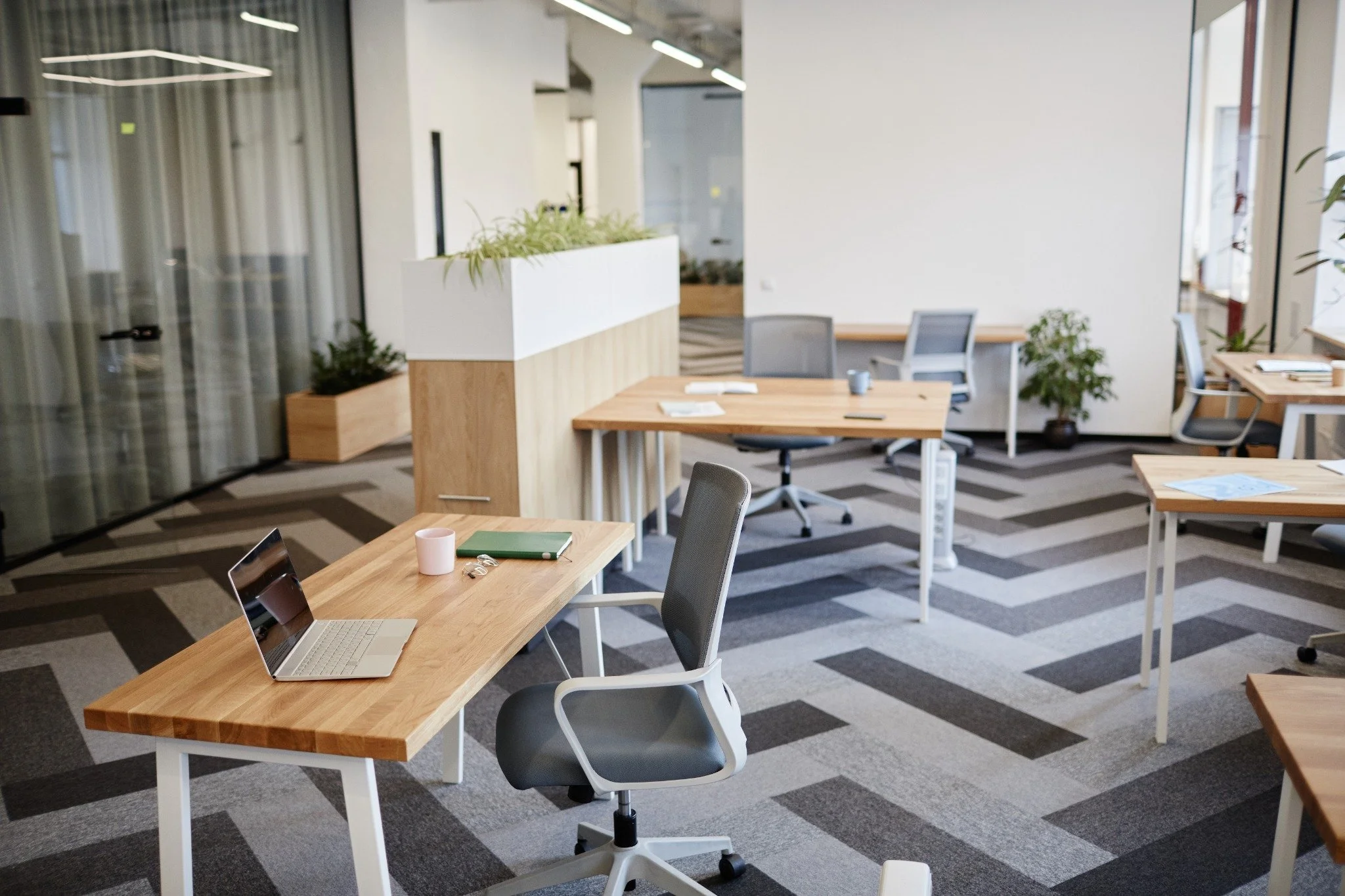 Interior office design services transforming corporate spaces with modern aesthetics and technology
