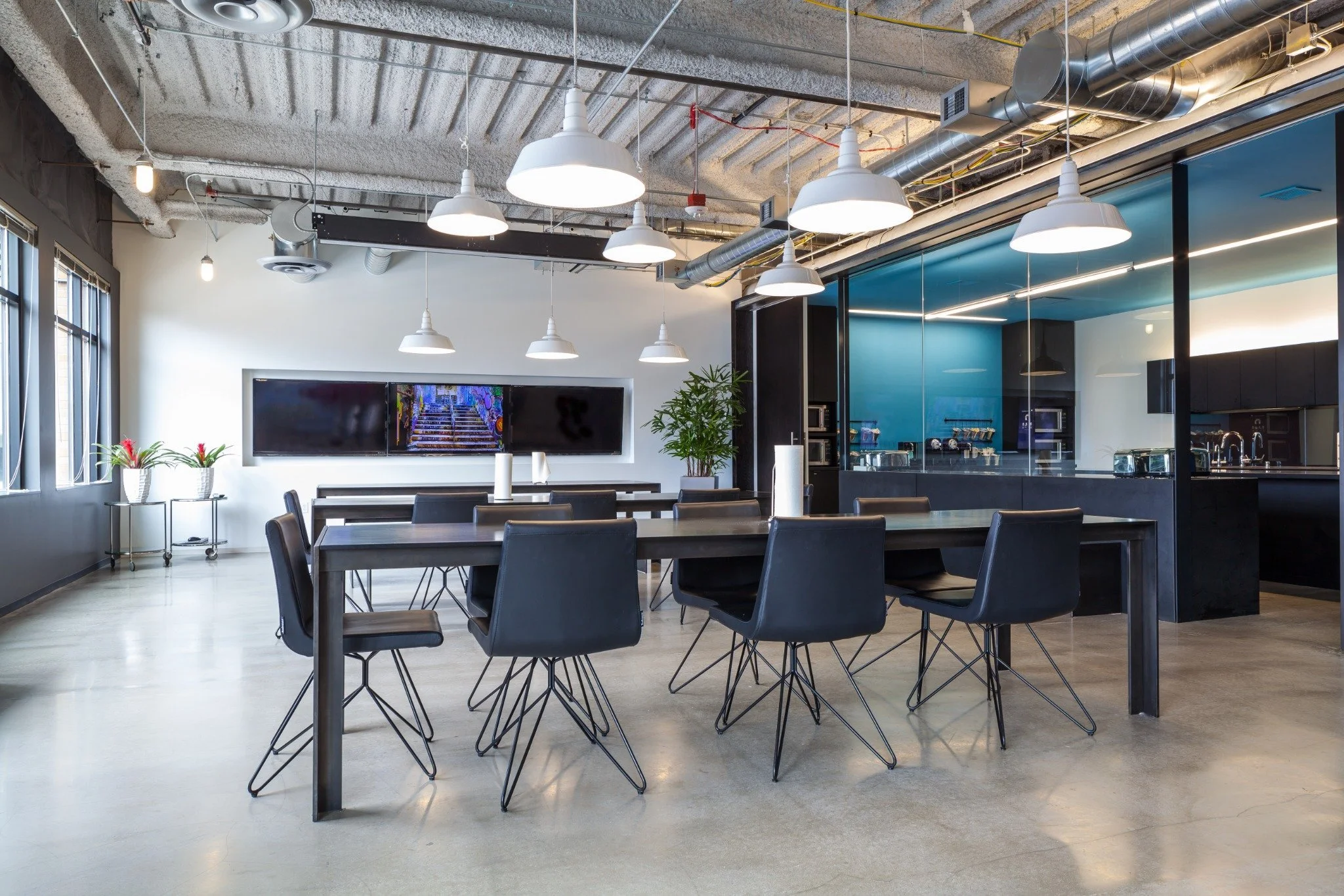 Commercial space planning services for efficient workplace organization and business functionality