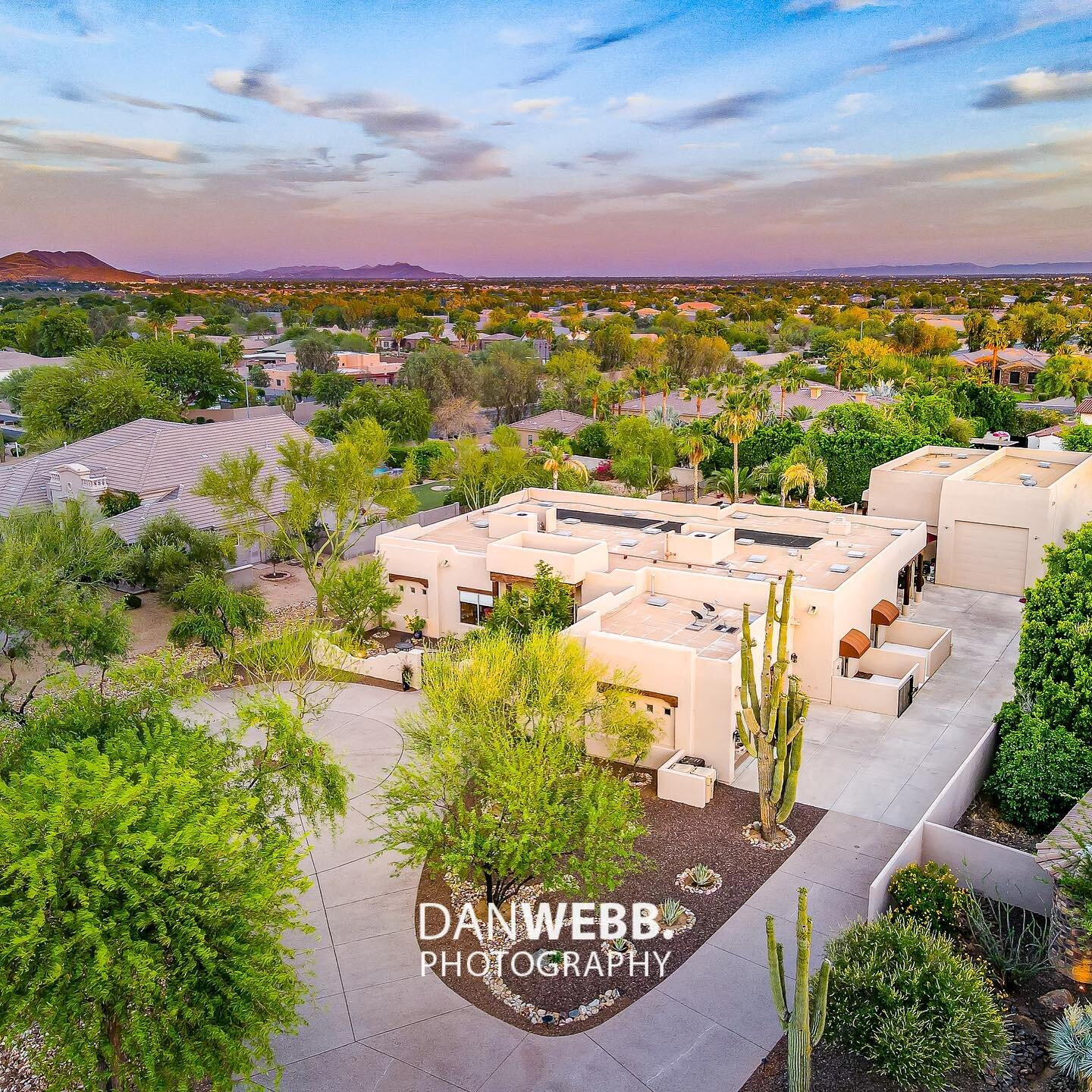 Sky was looking good tonight for my shoot in Peoria. Check out the second image, pretty cool pool!

#azphotographer #azphotography #gilbert #azrealestate #arizonaphotographer #family #realestate #gilbertaz #azfamily #azfamilyphotographer #phxphotogra