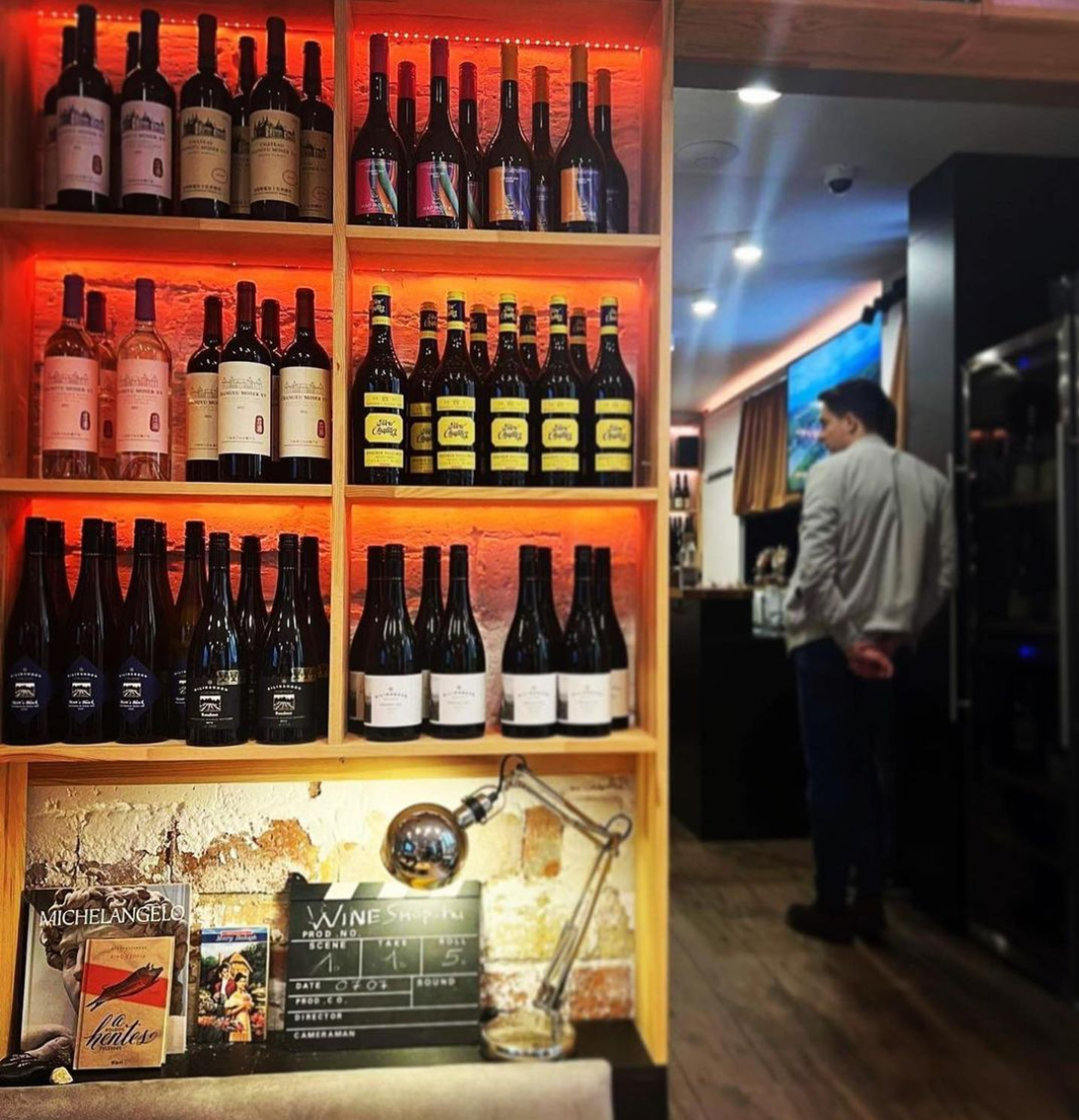 The “Lenz Maria Moser Wine Affairs” portfolio finally available in Budapest, at @kostolom.winebar</a>!!! 🫶