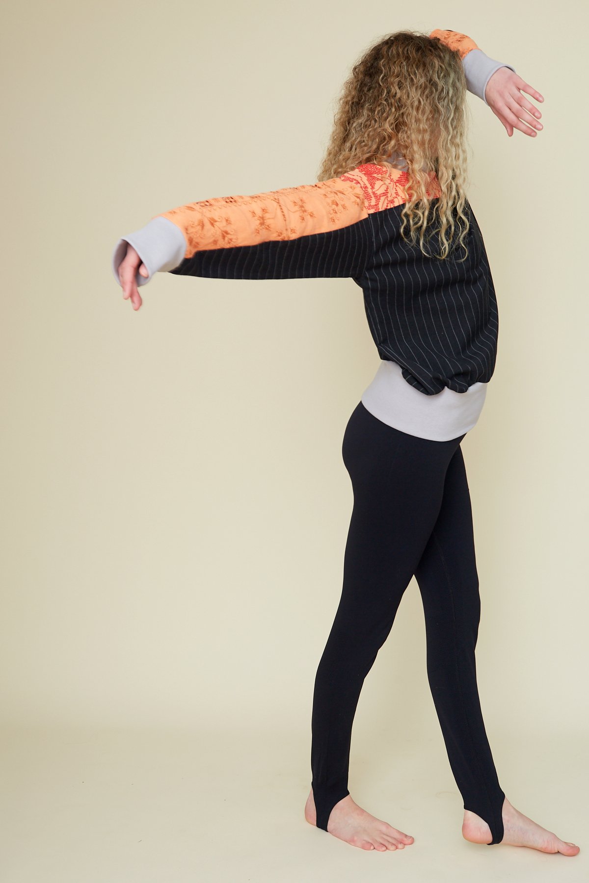 8OrangeBlackStripe_65R_.jpg