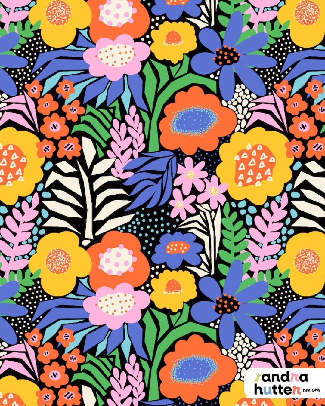 Sending summer vibes your way with this colorful, bold floral collage print! ☀️🌺 I hope the weather is sunnier where you are than it is here. 🌧️ ⁠
It's up for grabs @spoonflower on a wide range of fabric options, wallpaper, and home decor to suit y