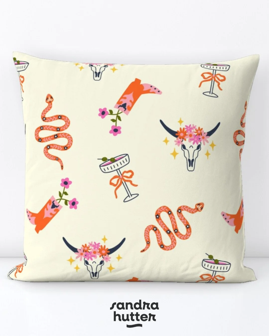 This boho cowgirl print is my entry for the current Country Retro  @Spoonflower challenge 🤠✨⁠
Today is the last day to vote &mdash; the link to the voting page can be found in my bio - I truly appreciate every single vote 😊⁠
⁠
The design is already