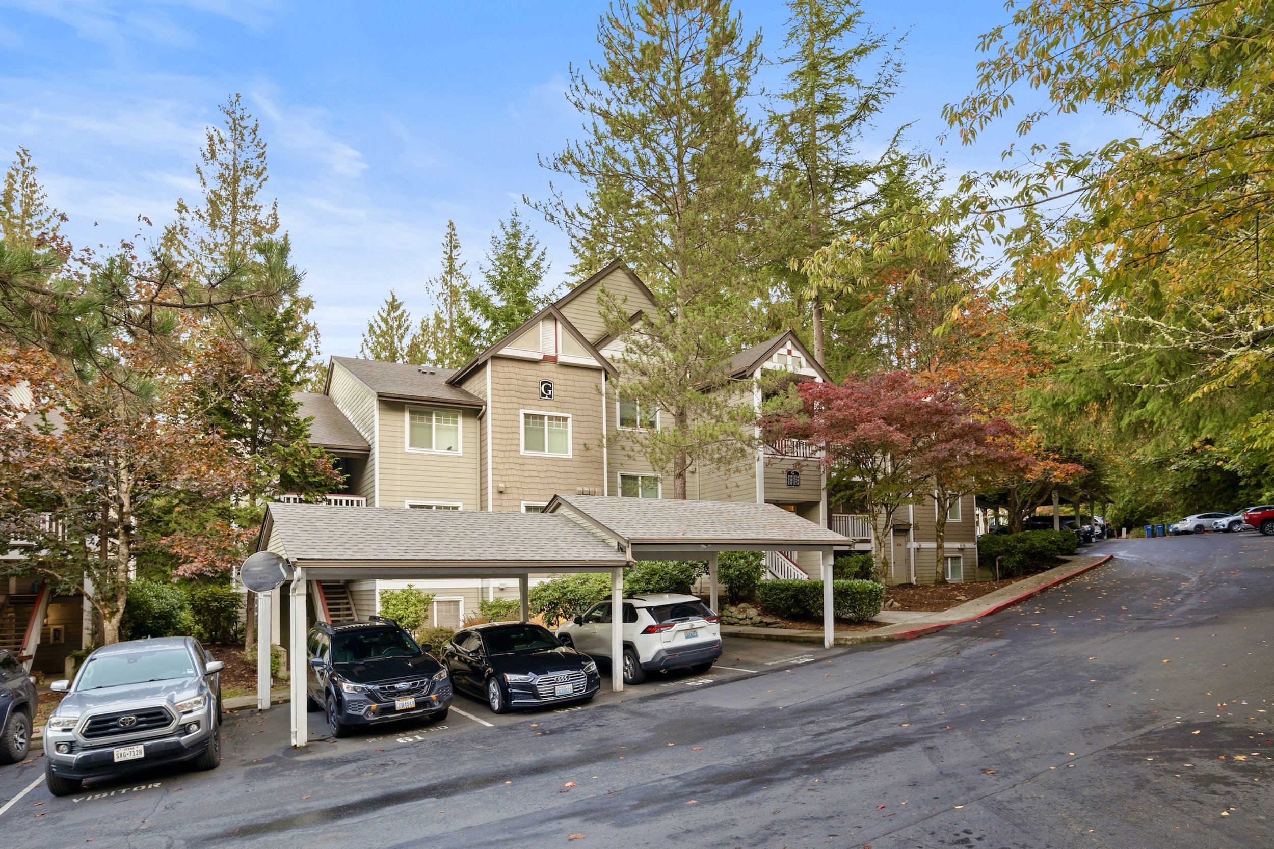 18501 SE Newport Wy, Issaquah, WA 98027