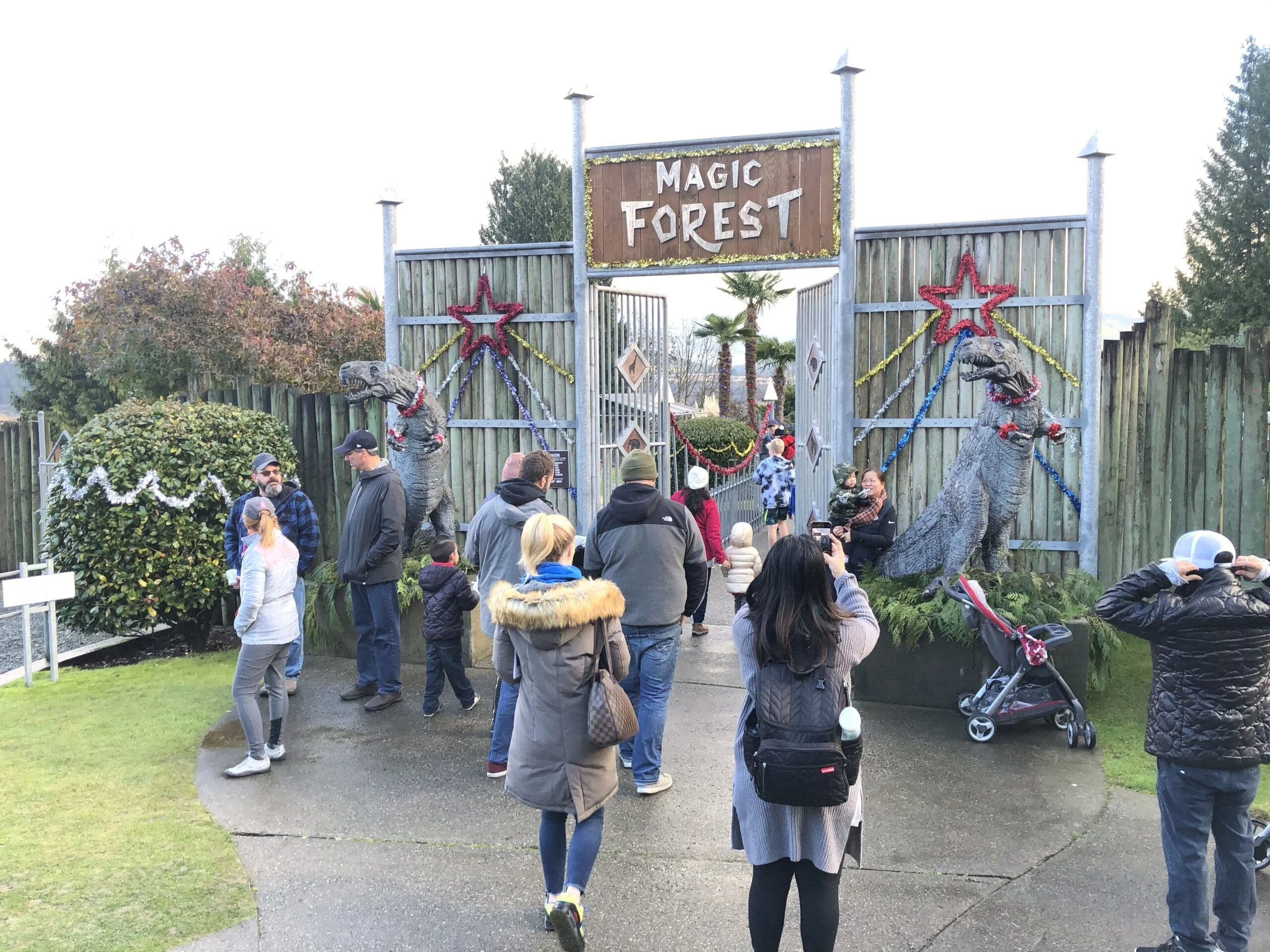 Guests-Explore-the-Cougar-Mountain-Zoo-Reindeer-Festival-scaled.jpg