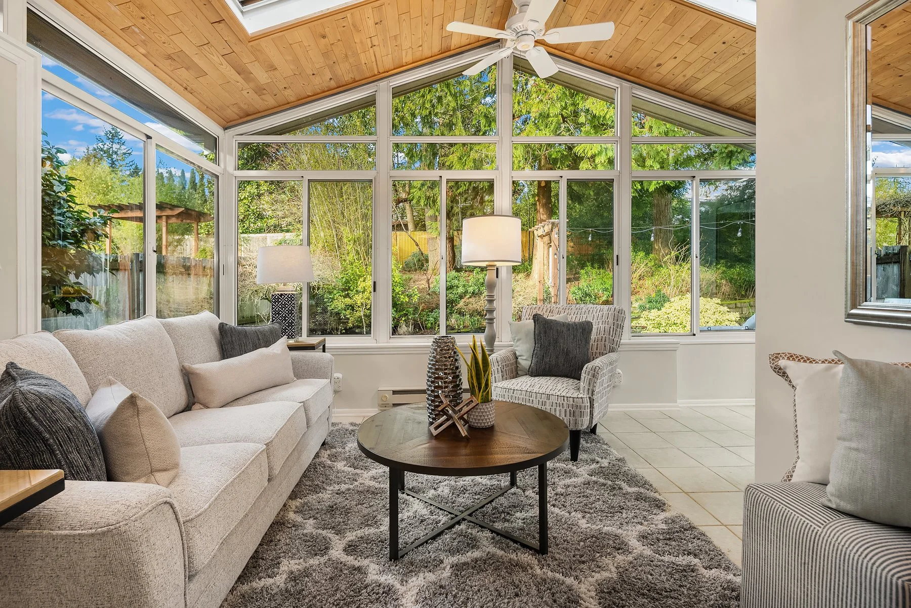 16042 Lake Hills Blvd, Bellevue, WA 98008