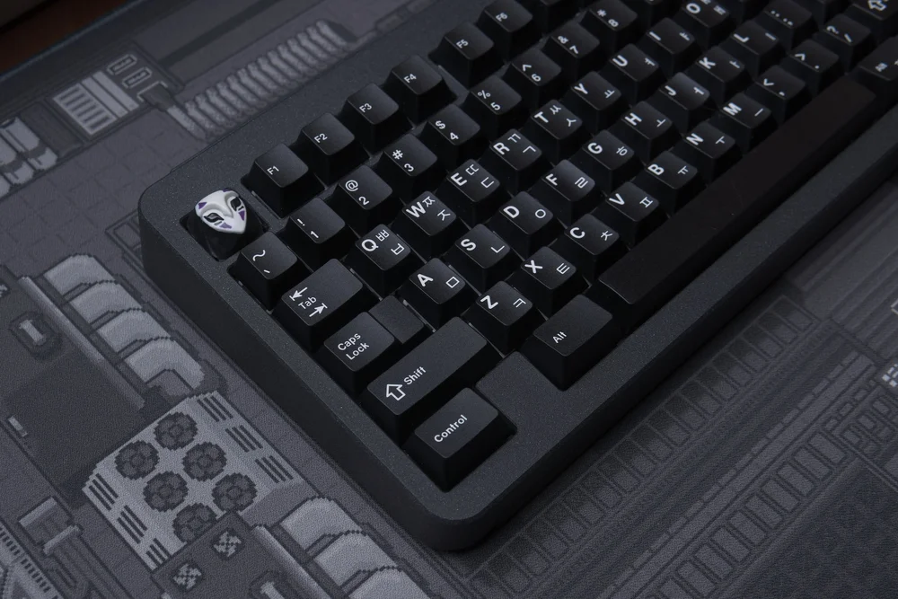 Matrix Lab IM+ Mr Hat [Santa] — Lightning Keyboards