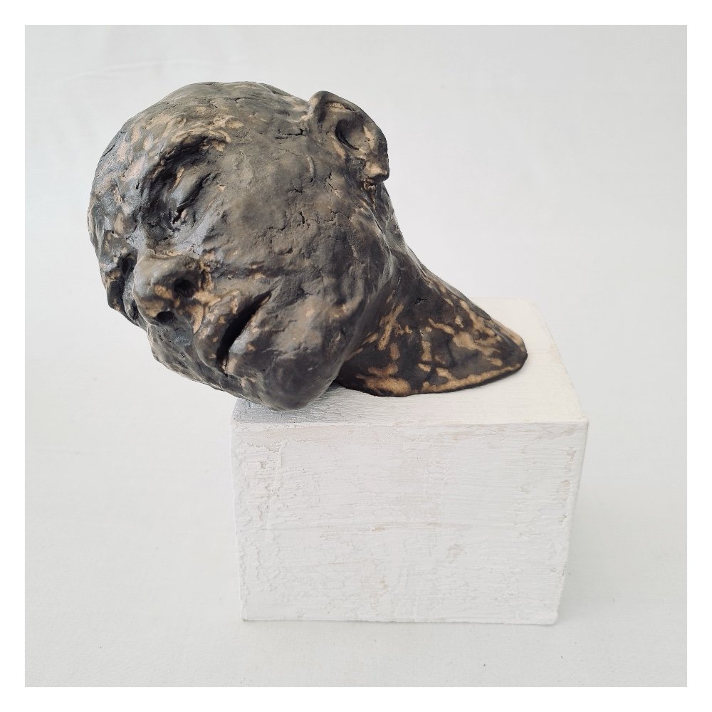 ‘Fallen’ - ceramic figurative sculpture by Harriet Ferris.jpg