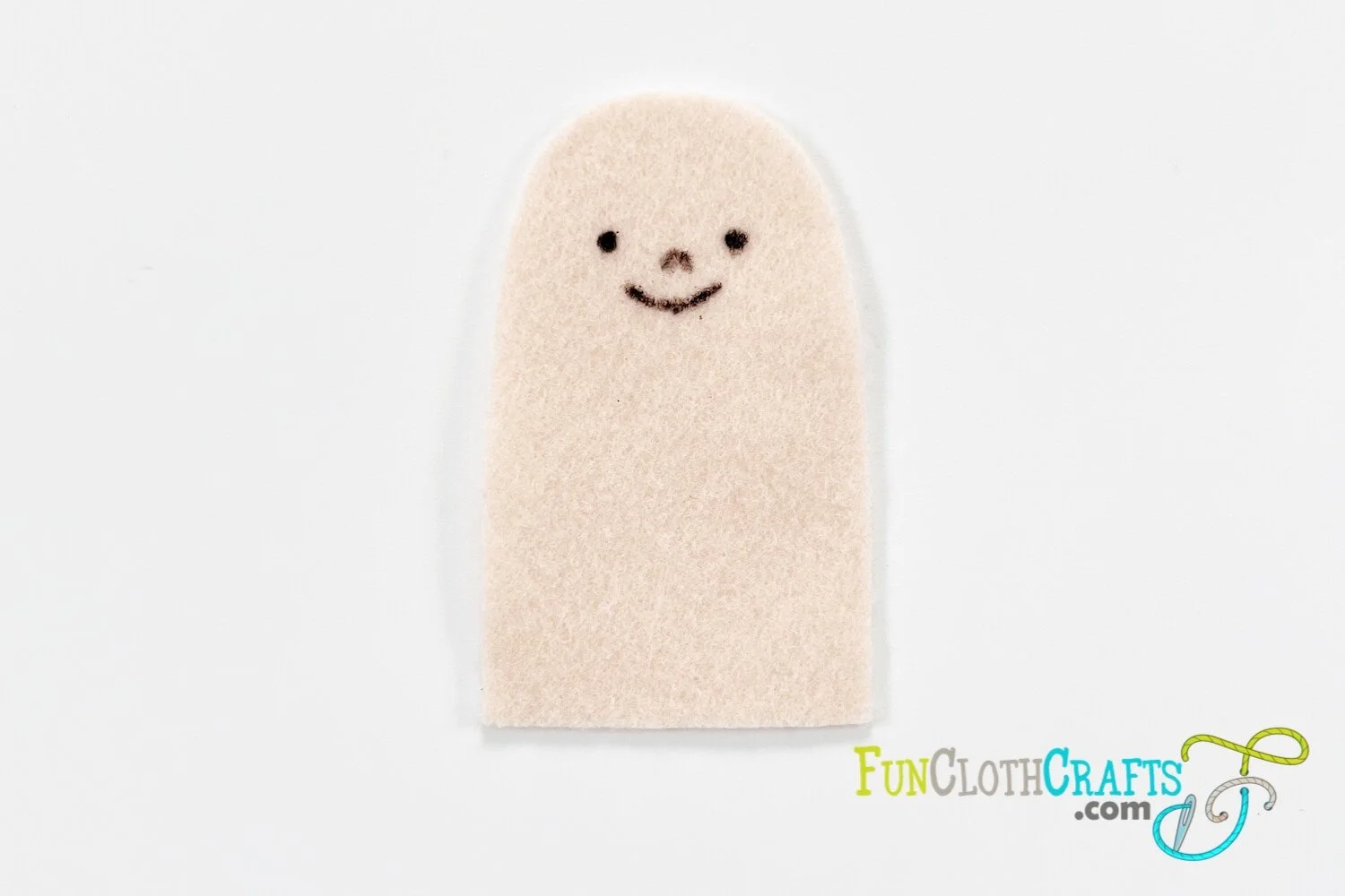 no sew felt family puppets, outline eyes, nose, mouth with black permanents marker