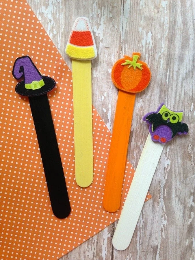 easy DIY Halloween bookmarks