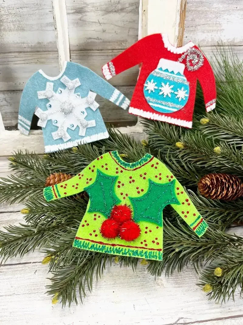 ugly sweater ornament from felt scraps