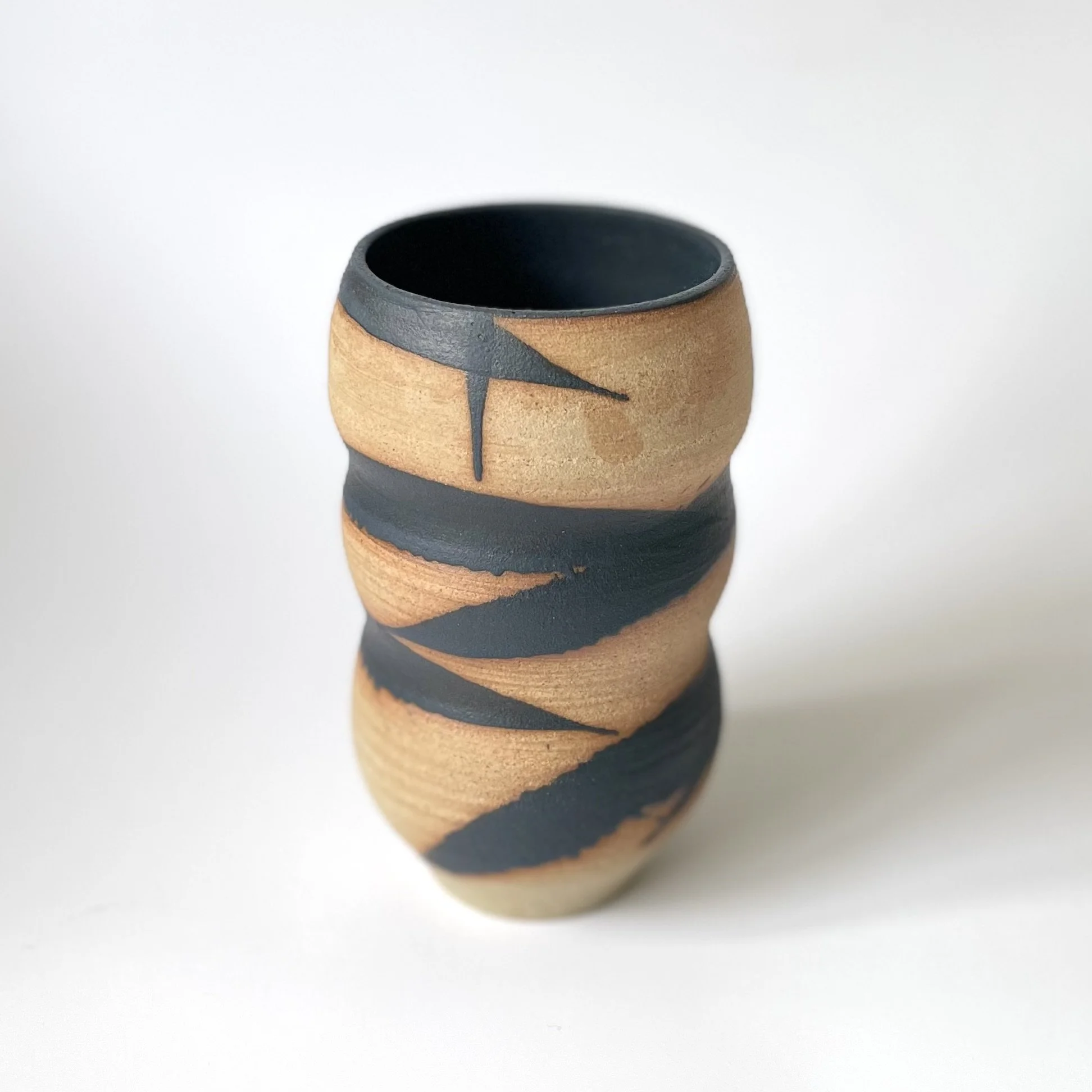 Curved stoneware vase in black bamboo design 2