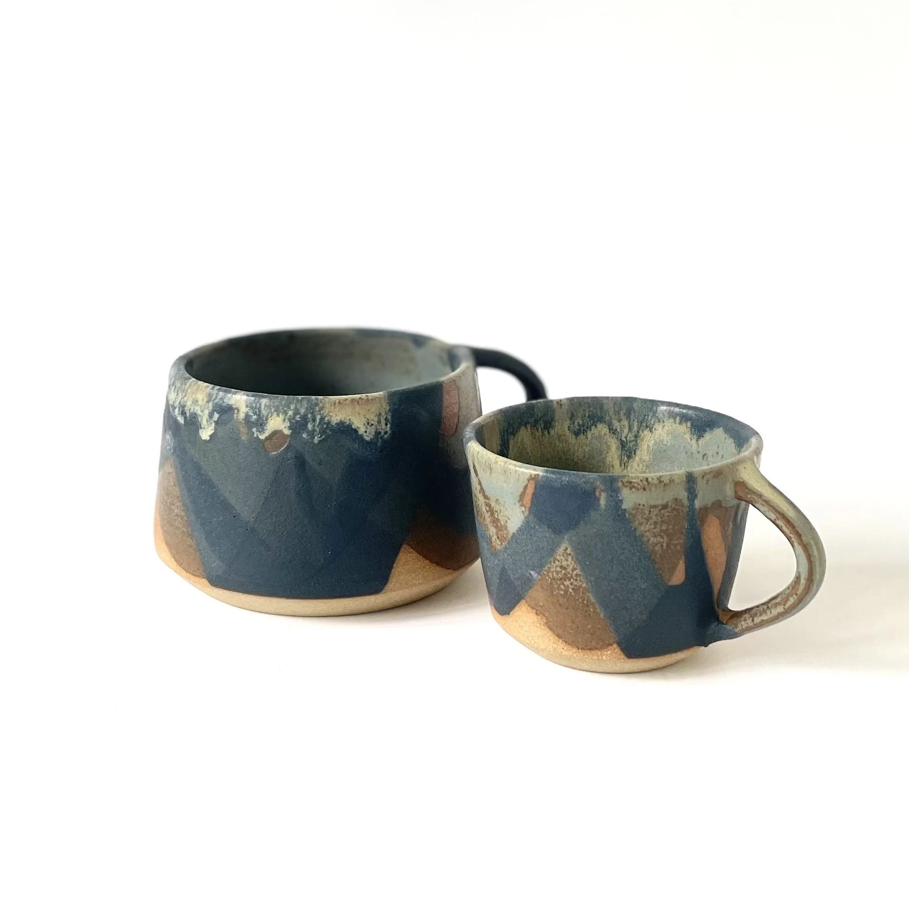 Stoneware cup in charcoal and granite 4