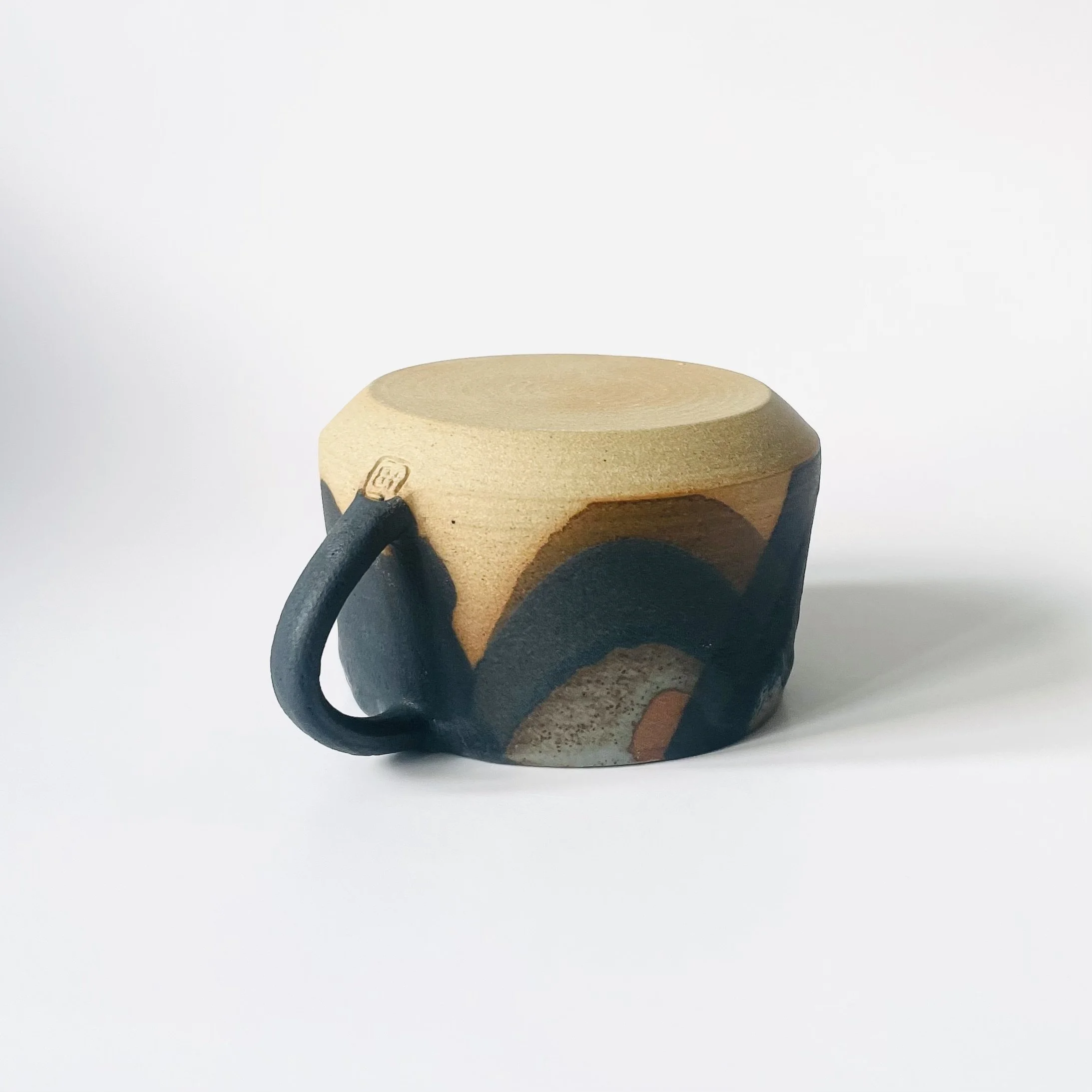 Stoneware cup in charcoal and granite 3