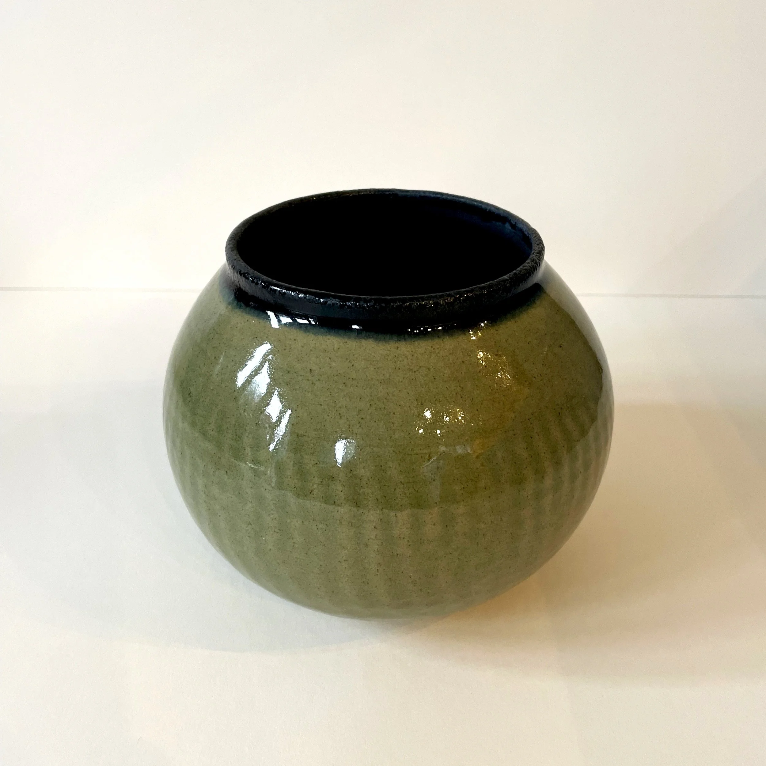 Green ceramic pottery moon jar 1