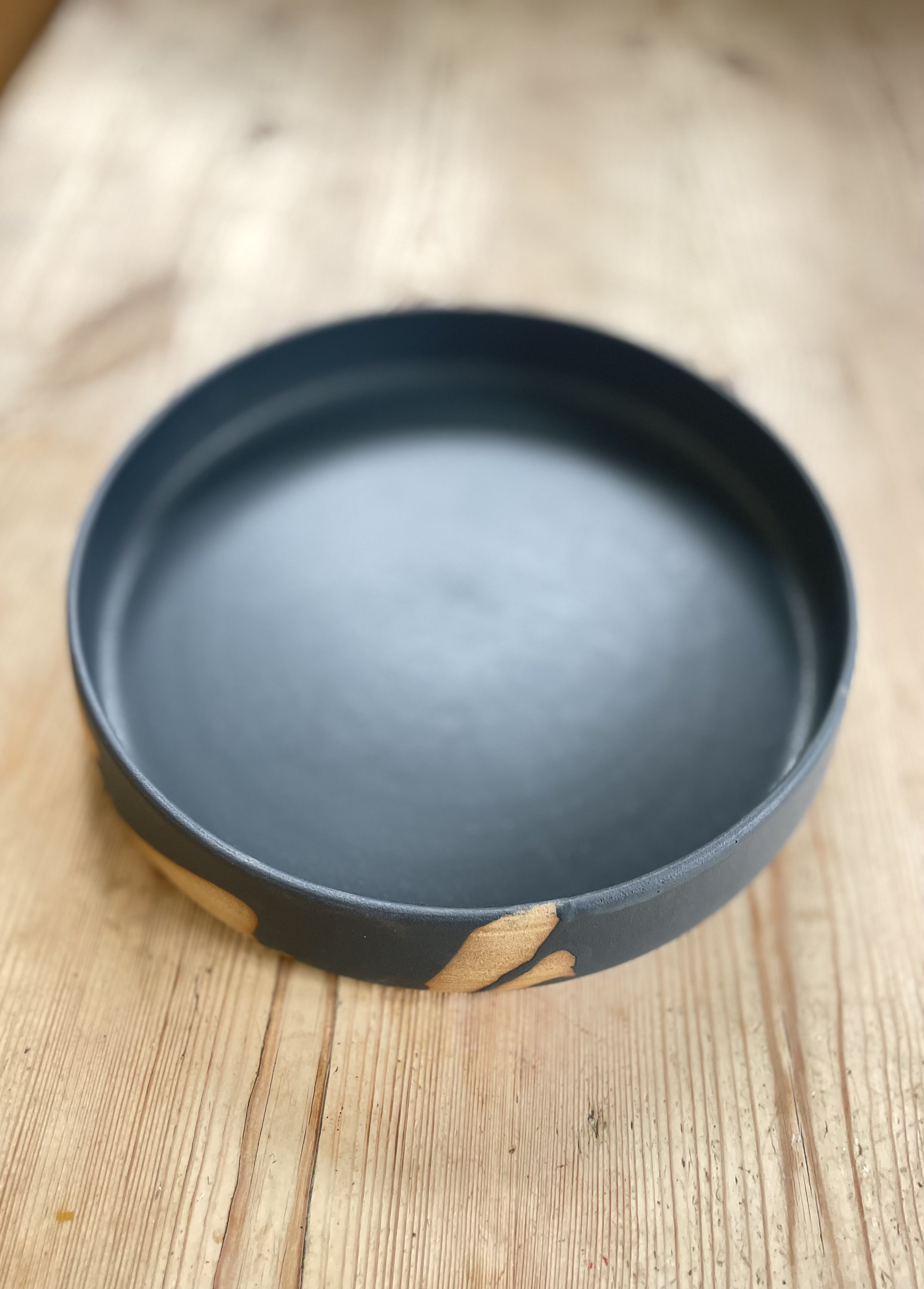 Large stoneware bowl glazed in charcoal 1