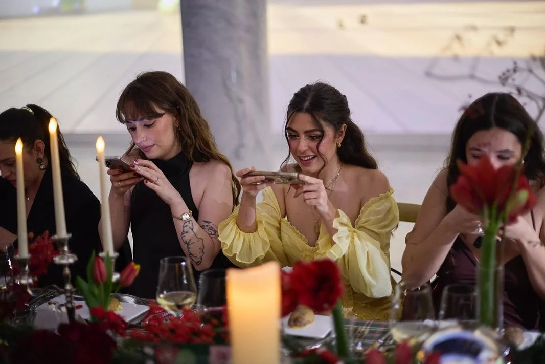 La magia de la Navidad ya est&aacute; aqu&iacute; de la mano de @disneyspain 🪄🎄No pod&iacute;a ser de otra manera. 
Gracias por hacernos so&ntilde;ar @emmageikie  @teresa_sanz @bea_carpio_ ✨ #NavidadDisney