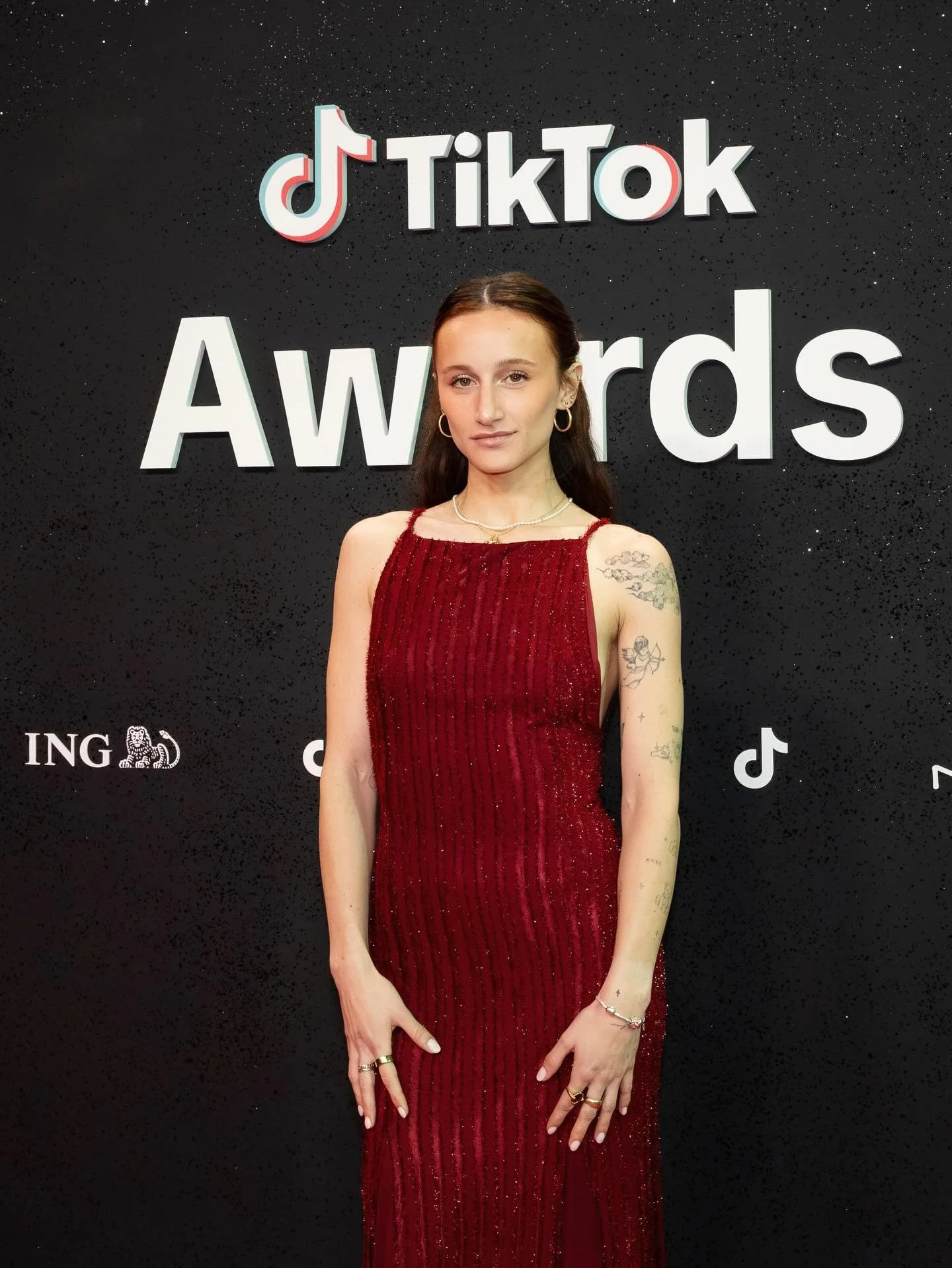 En nuestro feed tampoco pod&iacute;a faltar un post dedicado a nuestras perfectas entregadoras de premios @almucarrion &amp; @virtual.diva y a la presentadora del momento @nuriasecret ⭐️

Gracias @tiktok_es por la confianza, ha sido un honor✨🫶🏻