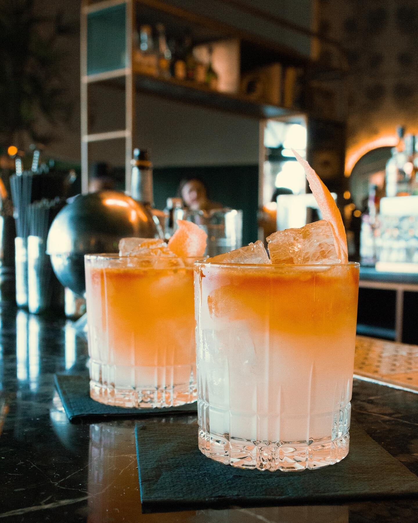 Something to cool off with after work.

CARMEN no.6 🥃 blanco tequila, pamplemousse, lime, yuzu, jalapeno, sumac, angostura

Ask about Carmen's Cousin (Add Mezcal)

Doors open at 6pm

#checkerhall #highlandpark #happeninginhighlandpark