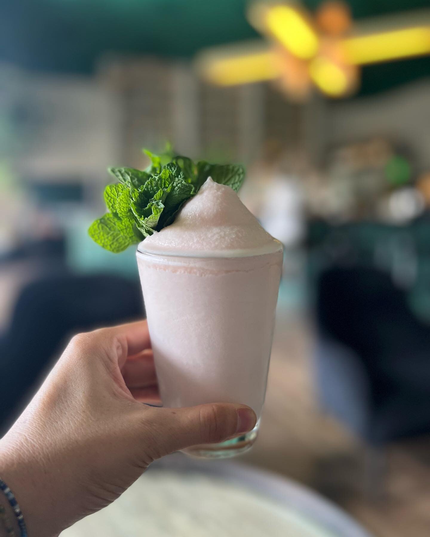 Beat the Heat Painkiller Slushy🍹
White Rum, Spiced Rum, Dark Rum, Angostura, Pineapple Juice, Coconut, Lime Juice 🥥