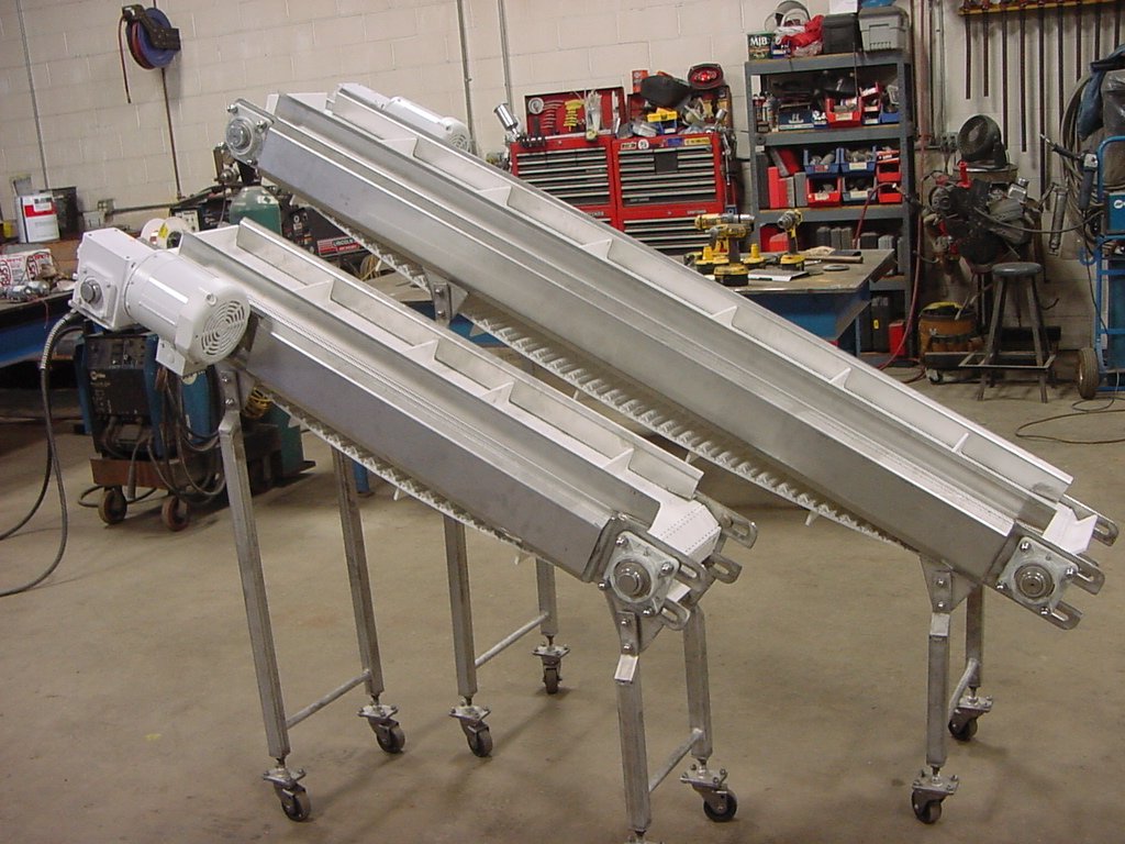 (3) - Incline flighted conveyors.JPG