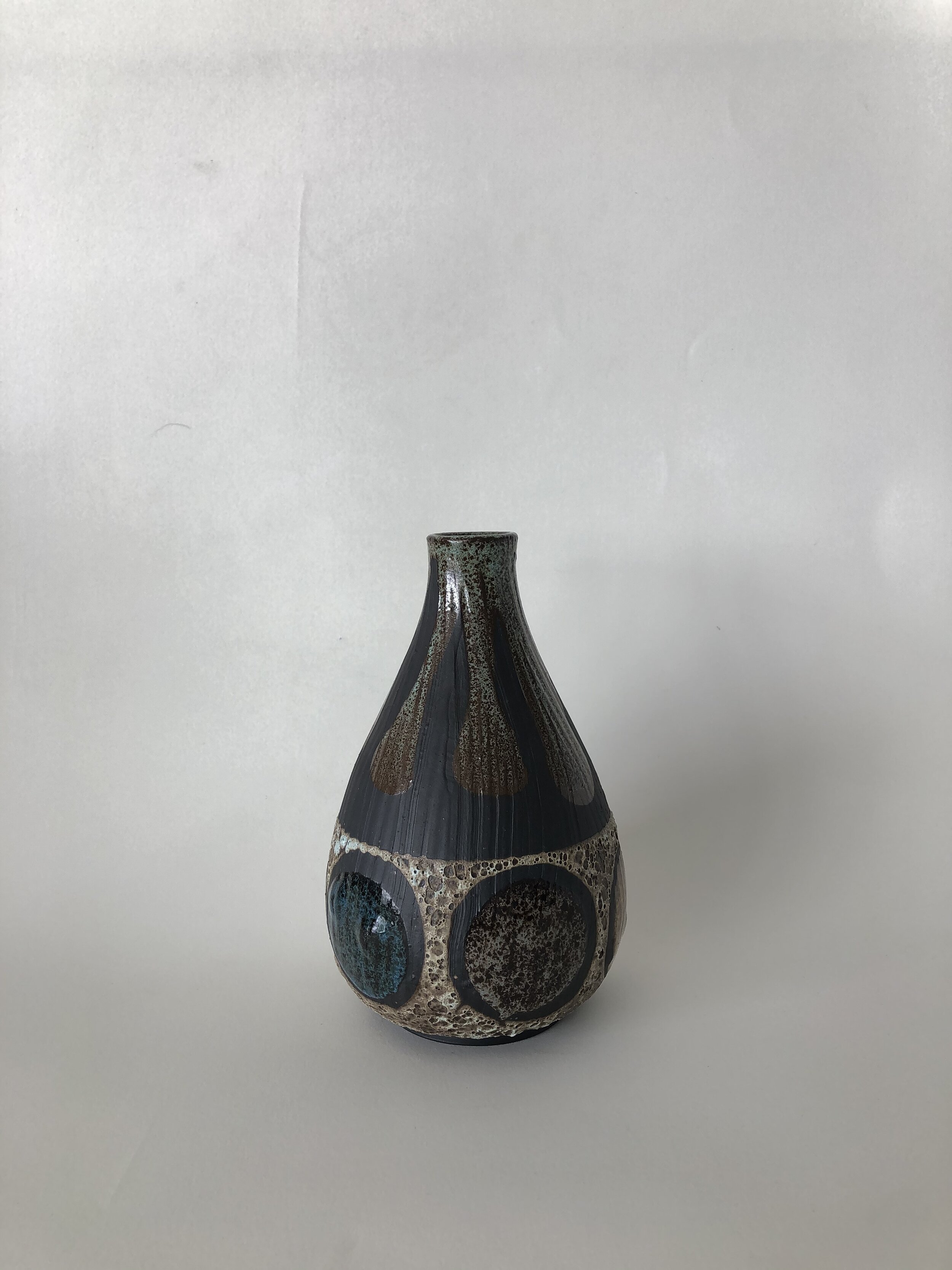 narrowneckvase_2.jpeg