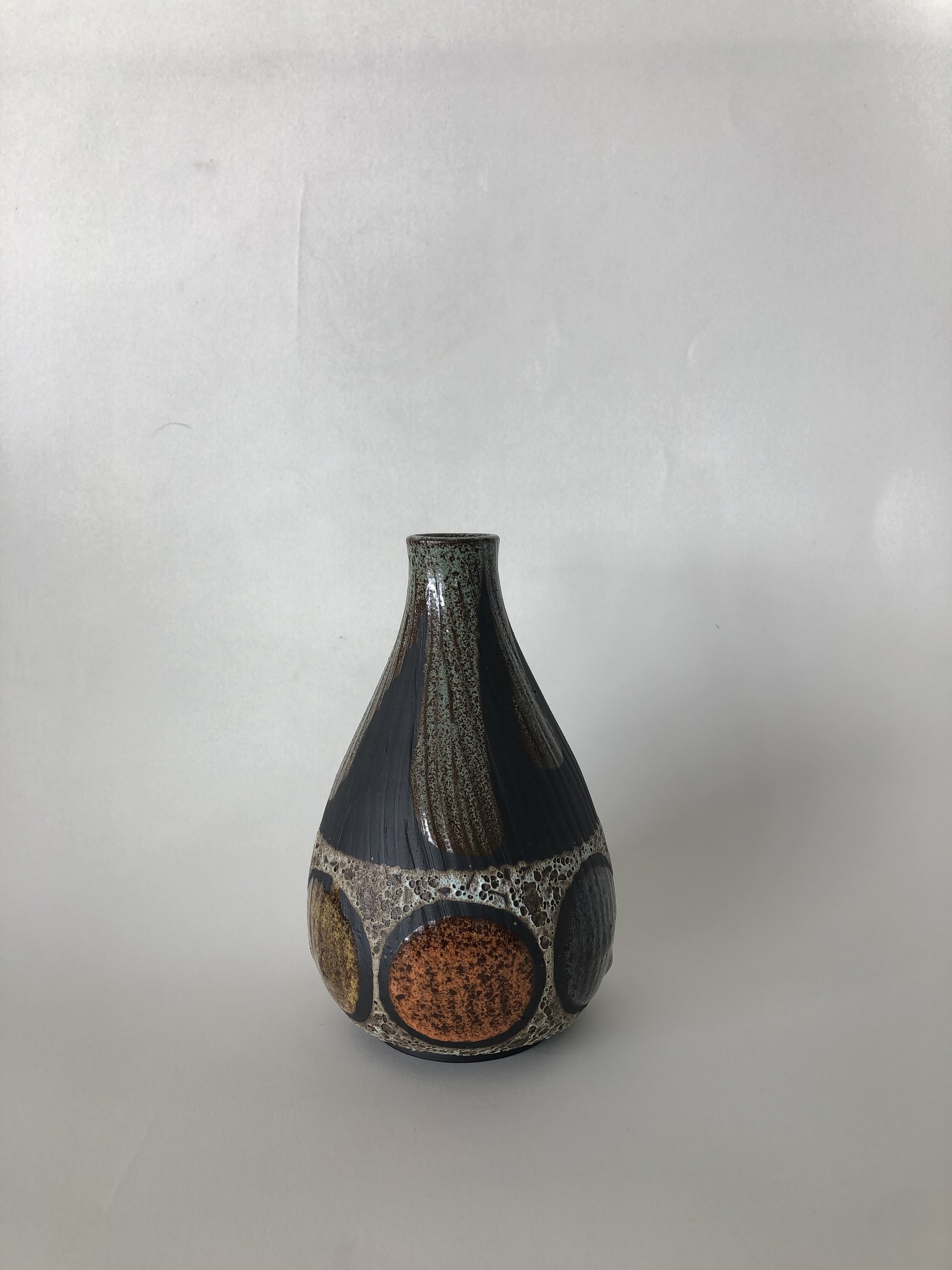 narrowneckvase_4.jpeg