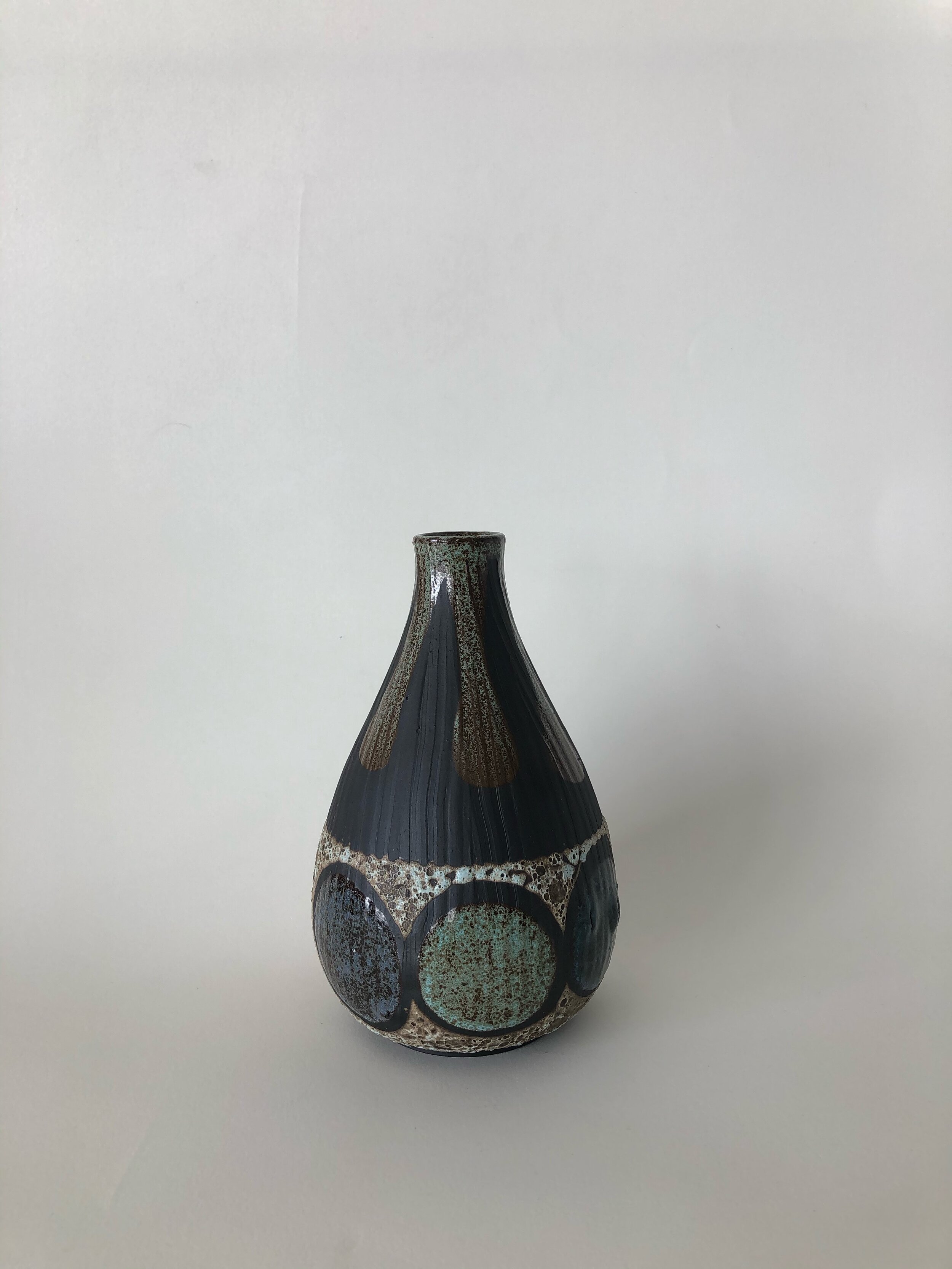 narrowneckvase_3.jpeg