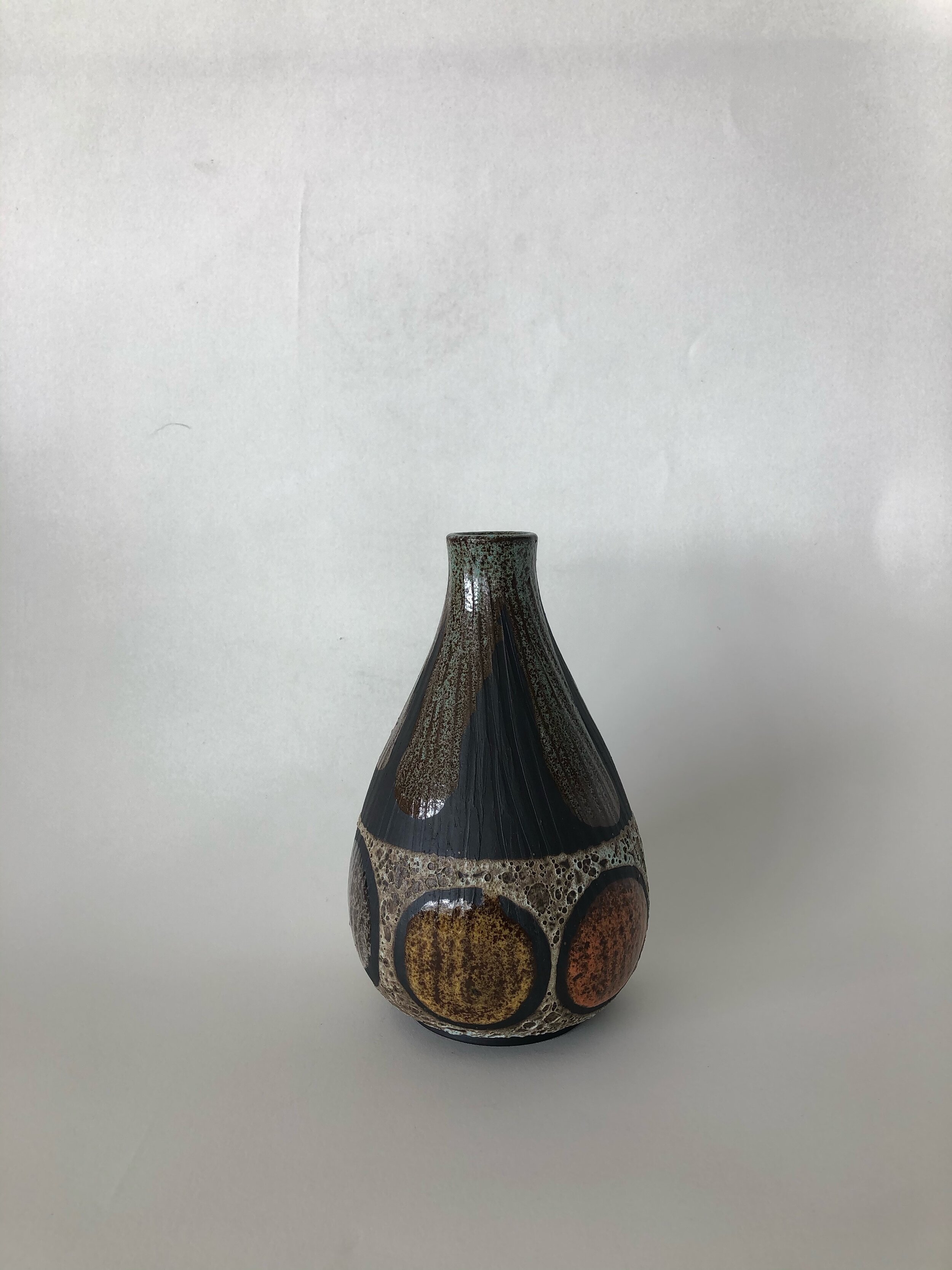 narrowneckvase_1.jpeg