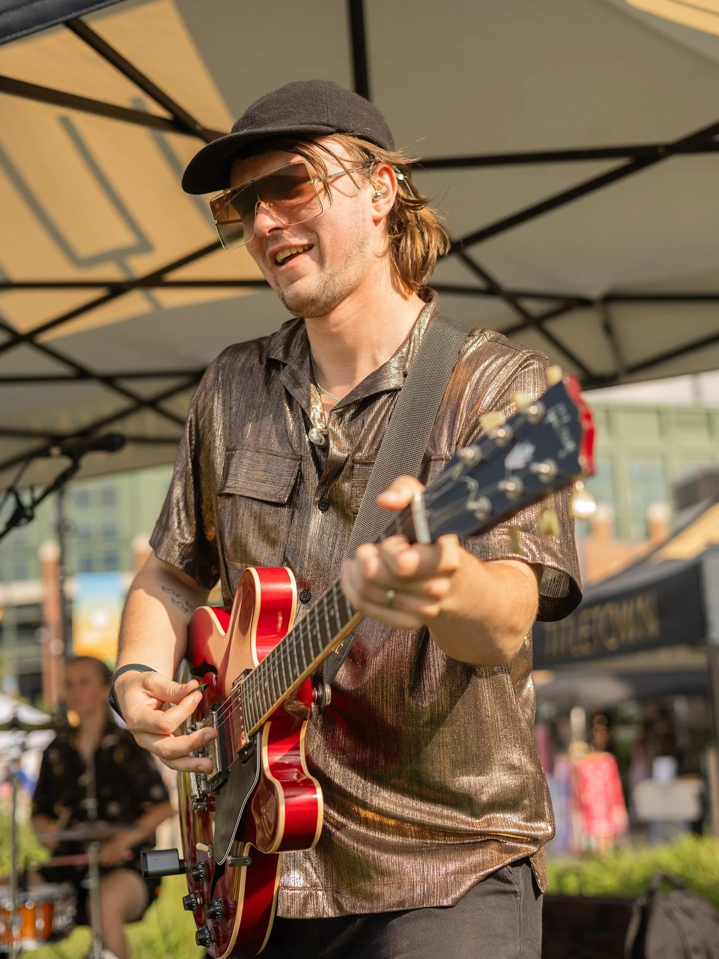 Squeezing the last drops out of summer tour 💛

📸: @maxwell.folkesson