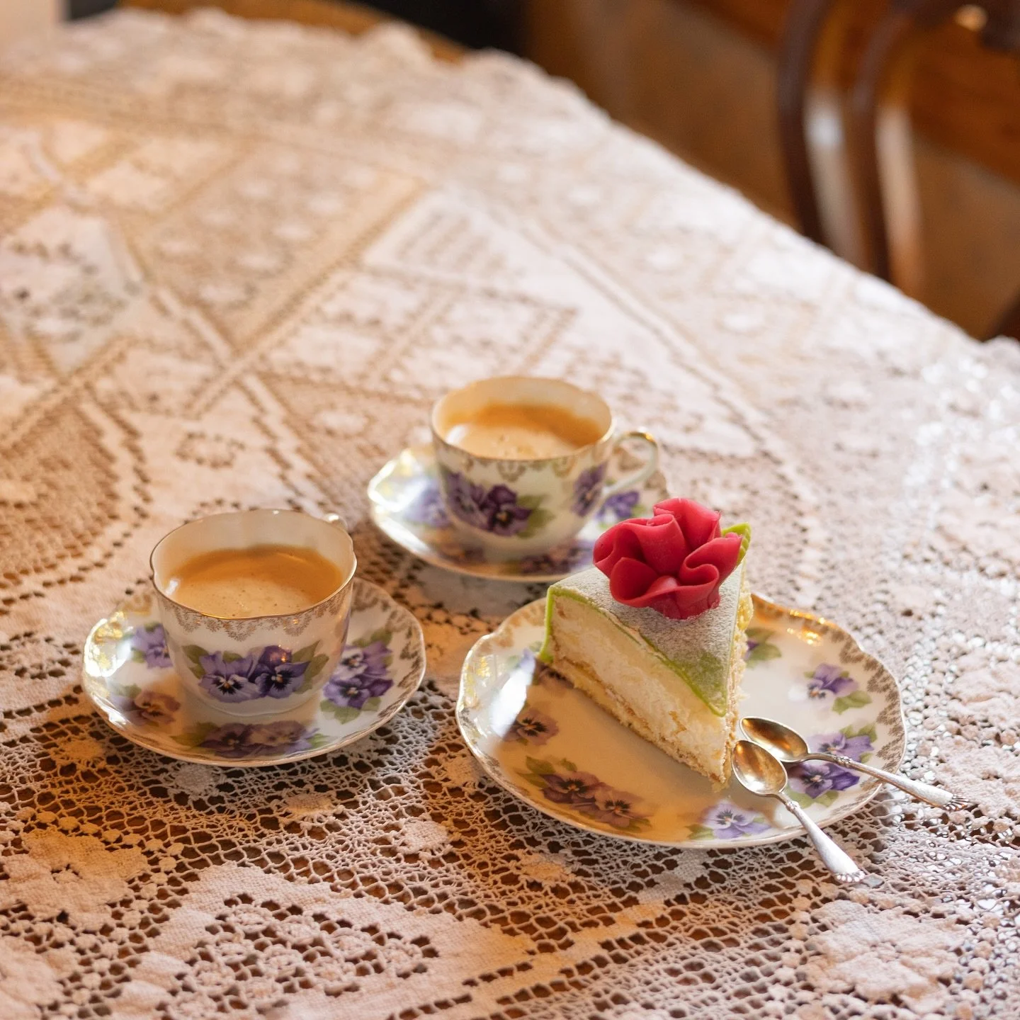 New music Friday! (It just so happened that the 7th was on a Friday this month) We&rsquo;re thrilled to share Terrified with you this month, a song that has everything: 
- a cozy vibe
- both clever and heartbreaking lyrics 
- references to both Snow 