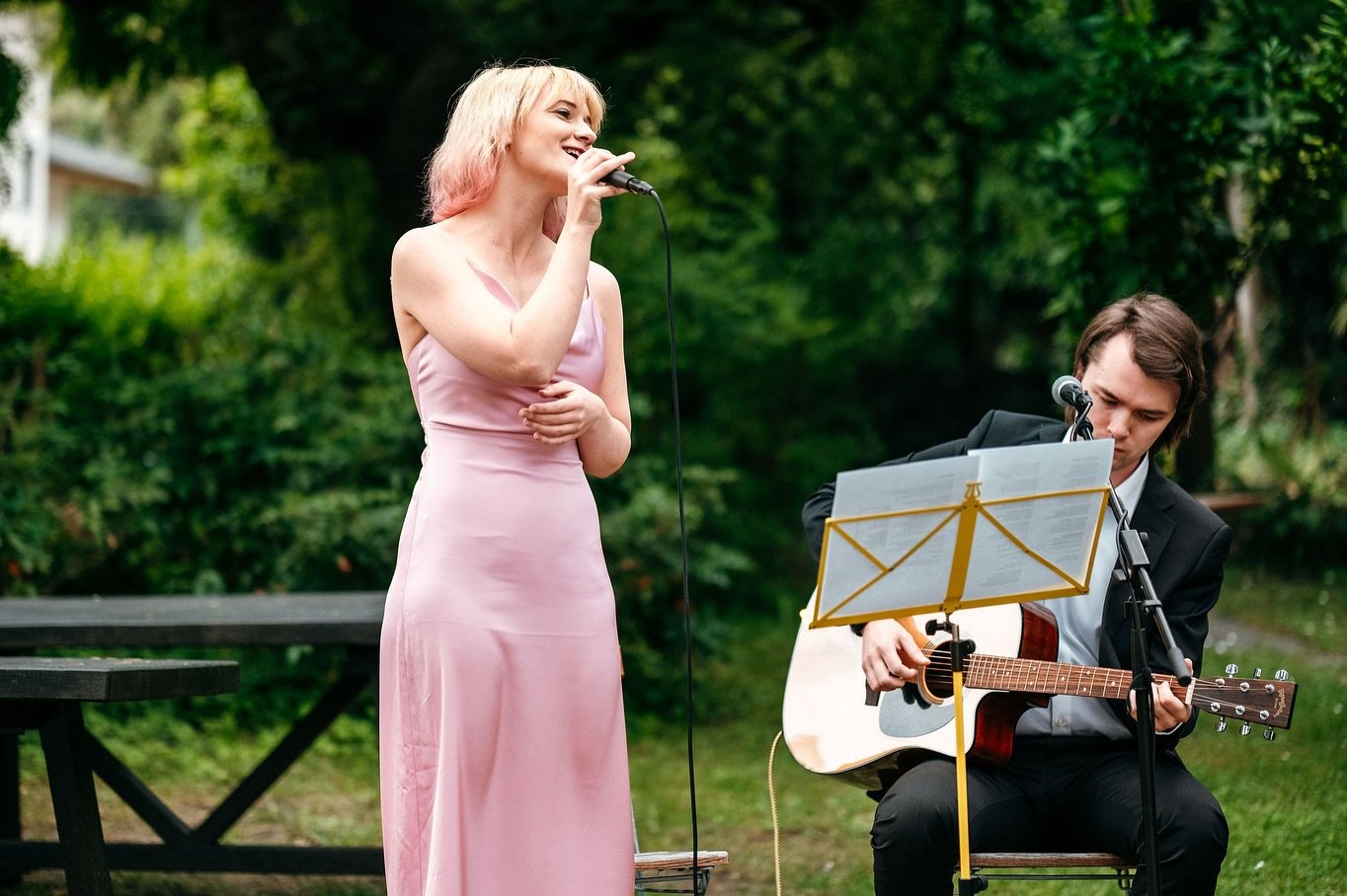Throwback to a magical wedding in Italy 🍃 Swipe to see us get downdowndowndownnnn

📸: @avec.le.coeur.photo