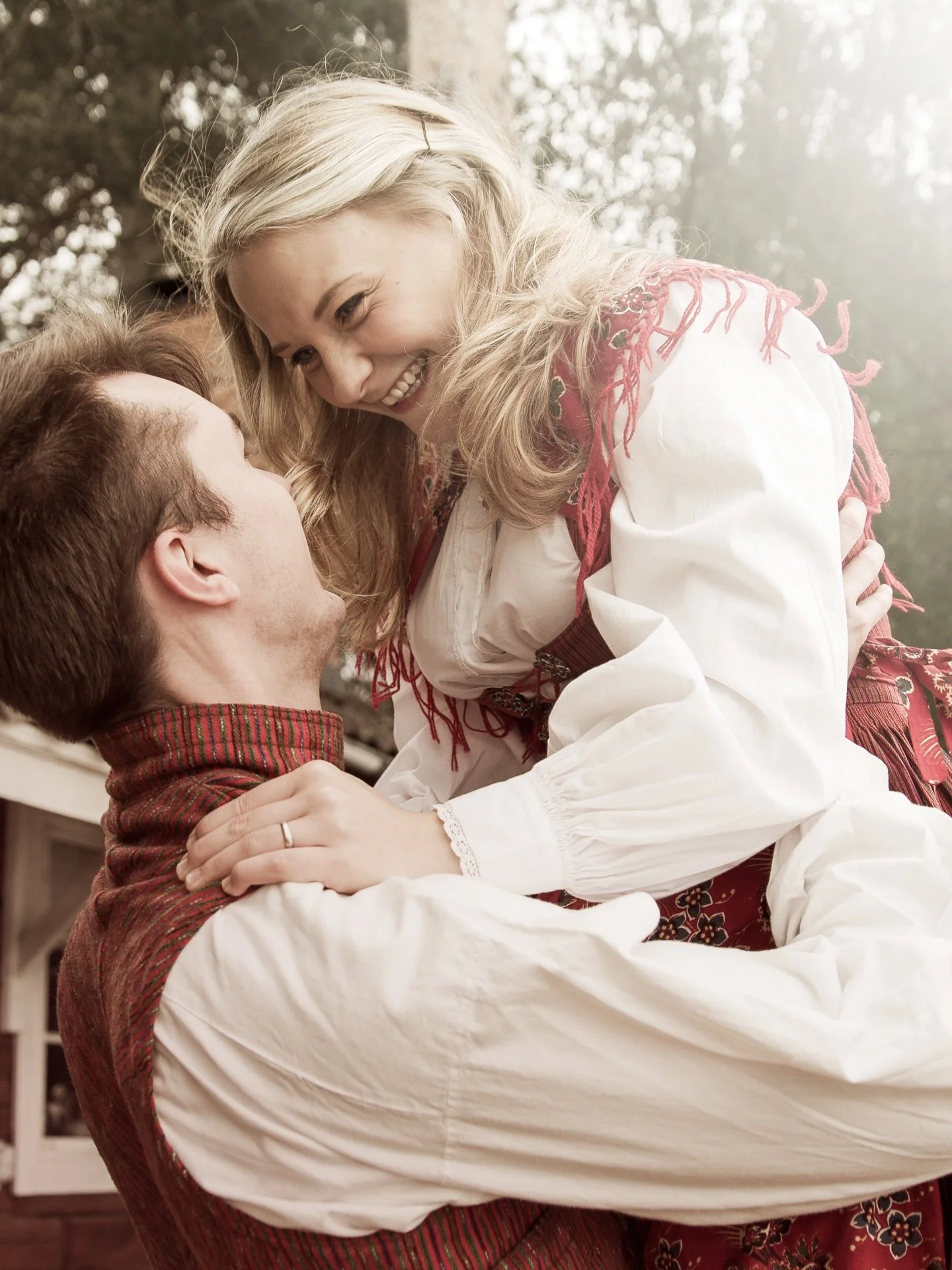 🤍 2016 🤍

A huge year for us. Jon graduated from university, we got married, moved together to Green Bay &amp; started playing our first shows as 7000apart. We had big dreams back then, but the main one was to make music our full time job. They wou